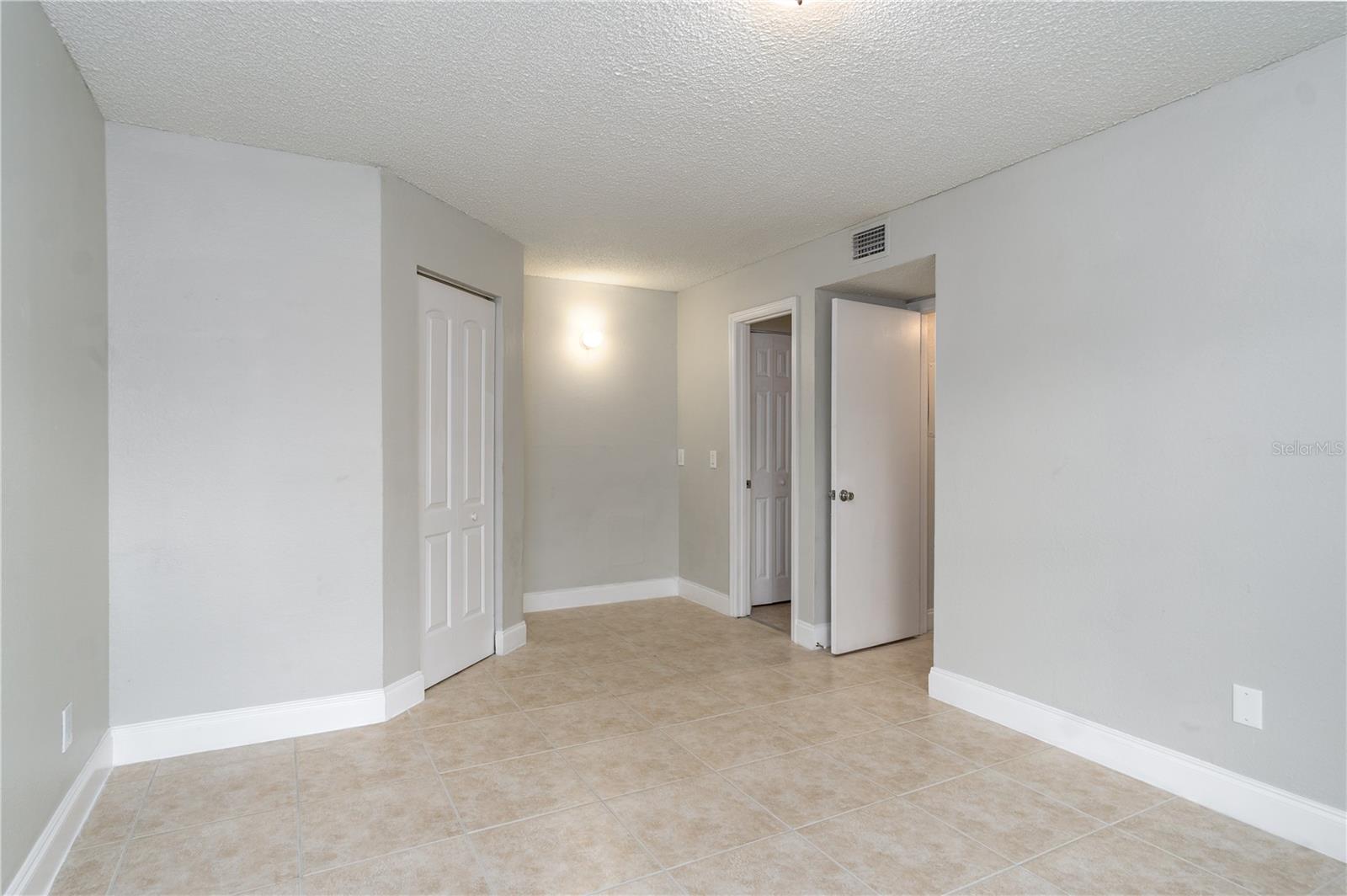 Image 14 of 20 For 4528 Commander Drive 2033
