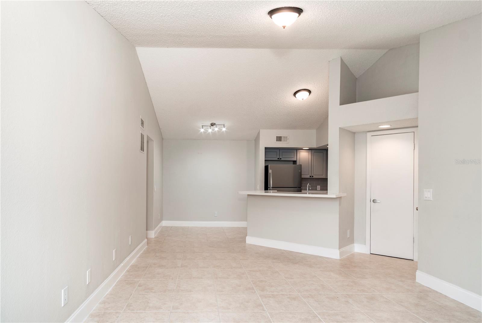 Image 4 of 20 For 4528 Commander Drive 2033