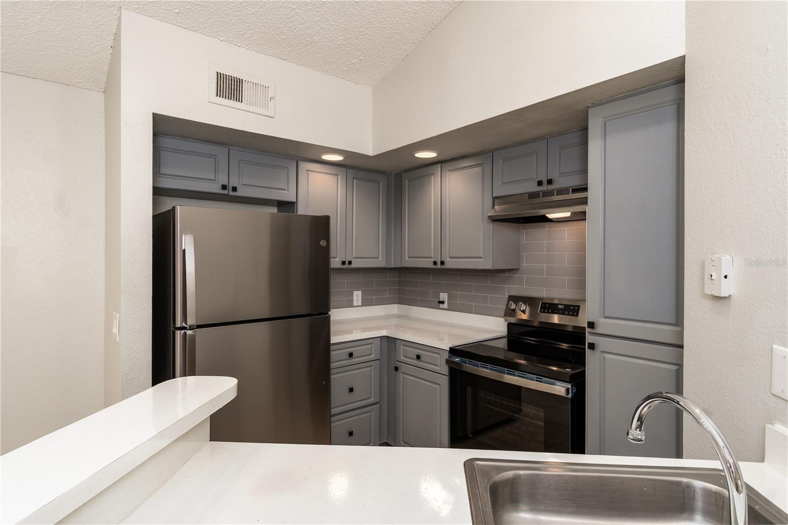 Image 7 of 20 For 4528 Commander Drive 2033