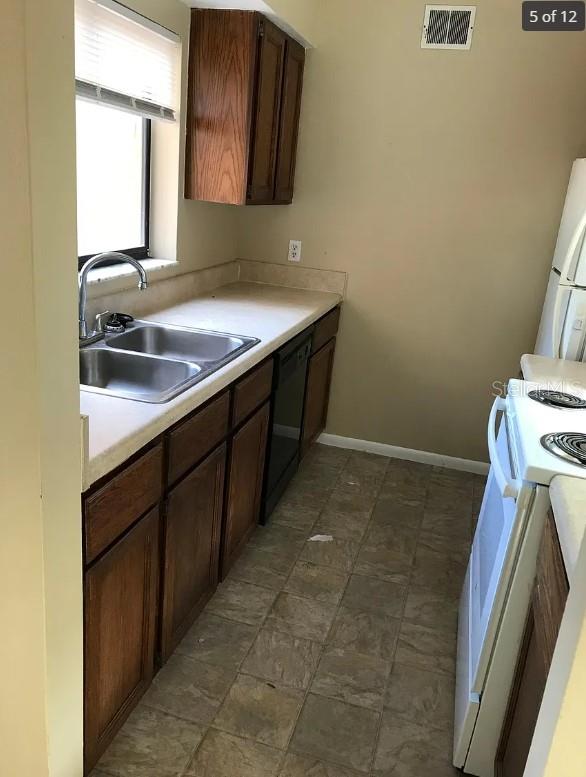 Image 5 of 12 For 4714 Sutton Terrace 115c2l