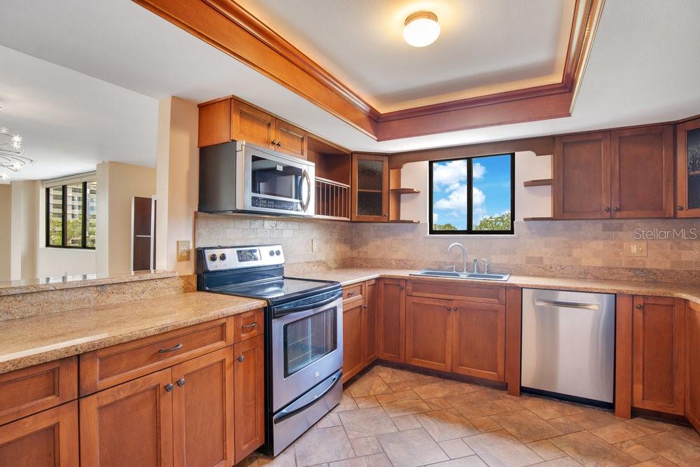 Image 6 of 22 For 530 Central Boulevard 406