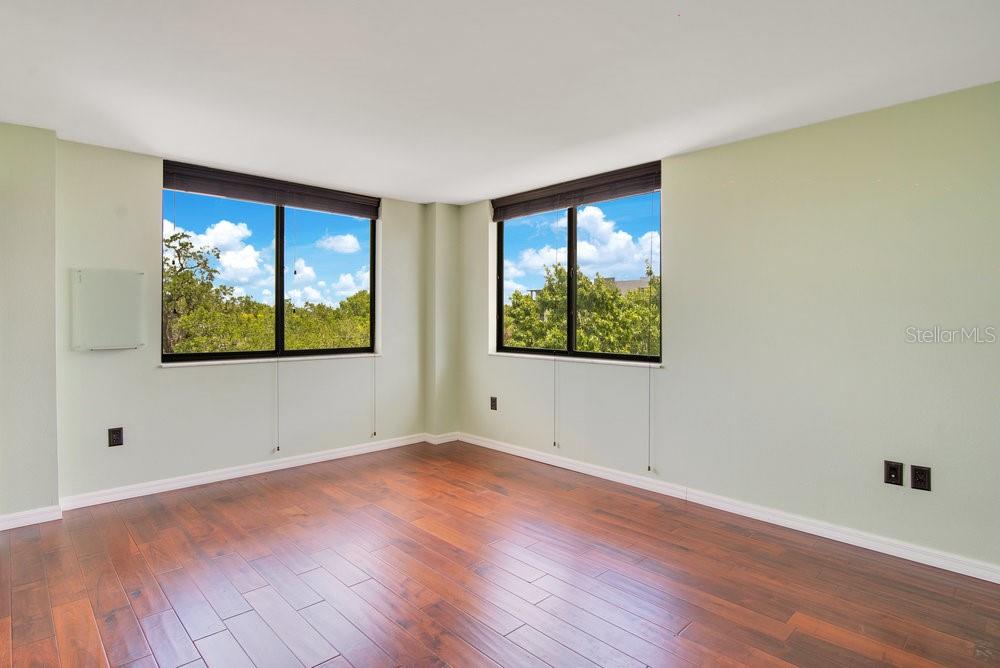 Image 8 of 22 For 530 Central Boulevard 406