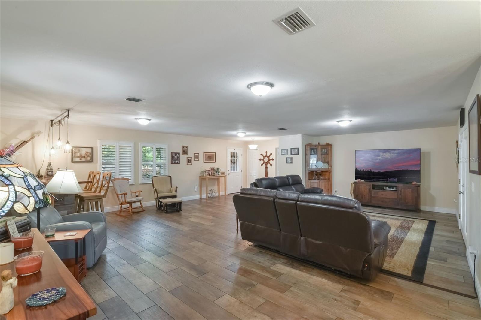 Image 12 of 42 For 704 Tangerine Court