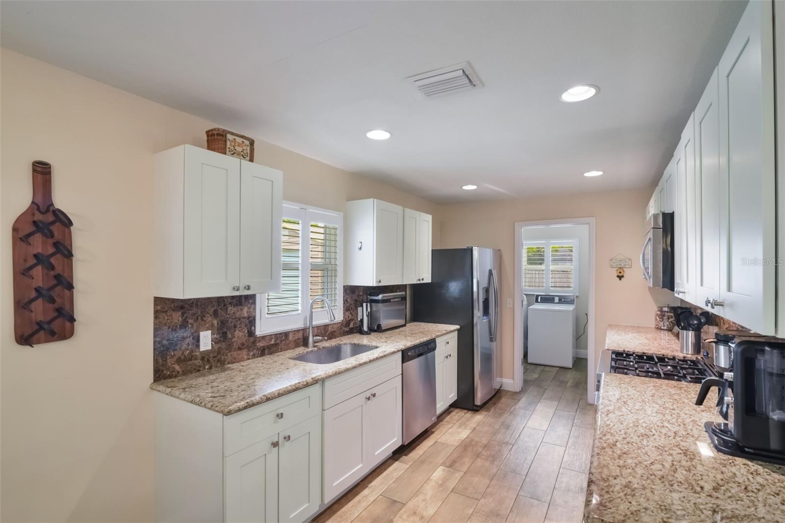 Image 16 of 42 For 704 Tangerine Court