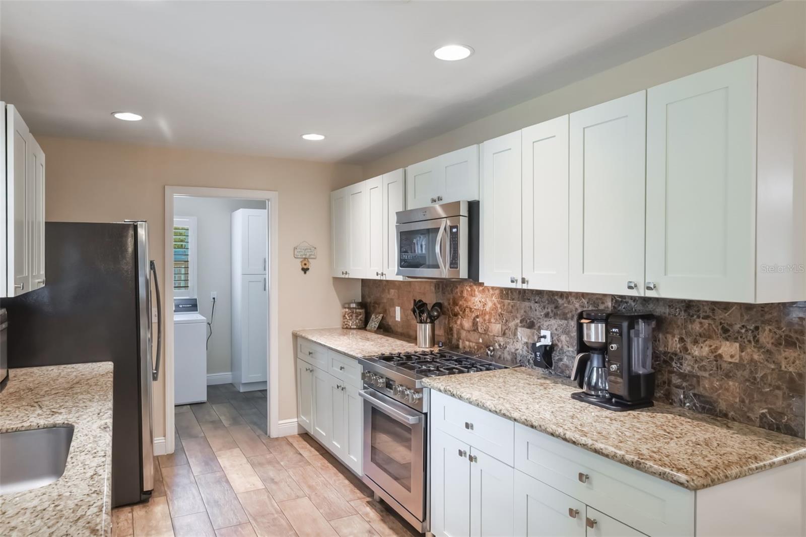 Image 18 of 42 For 704 Tangerine Court