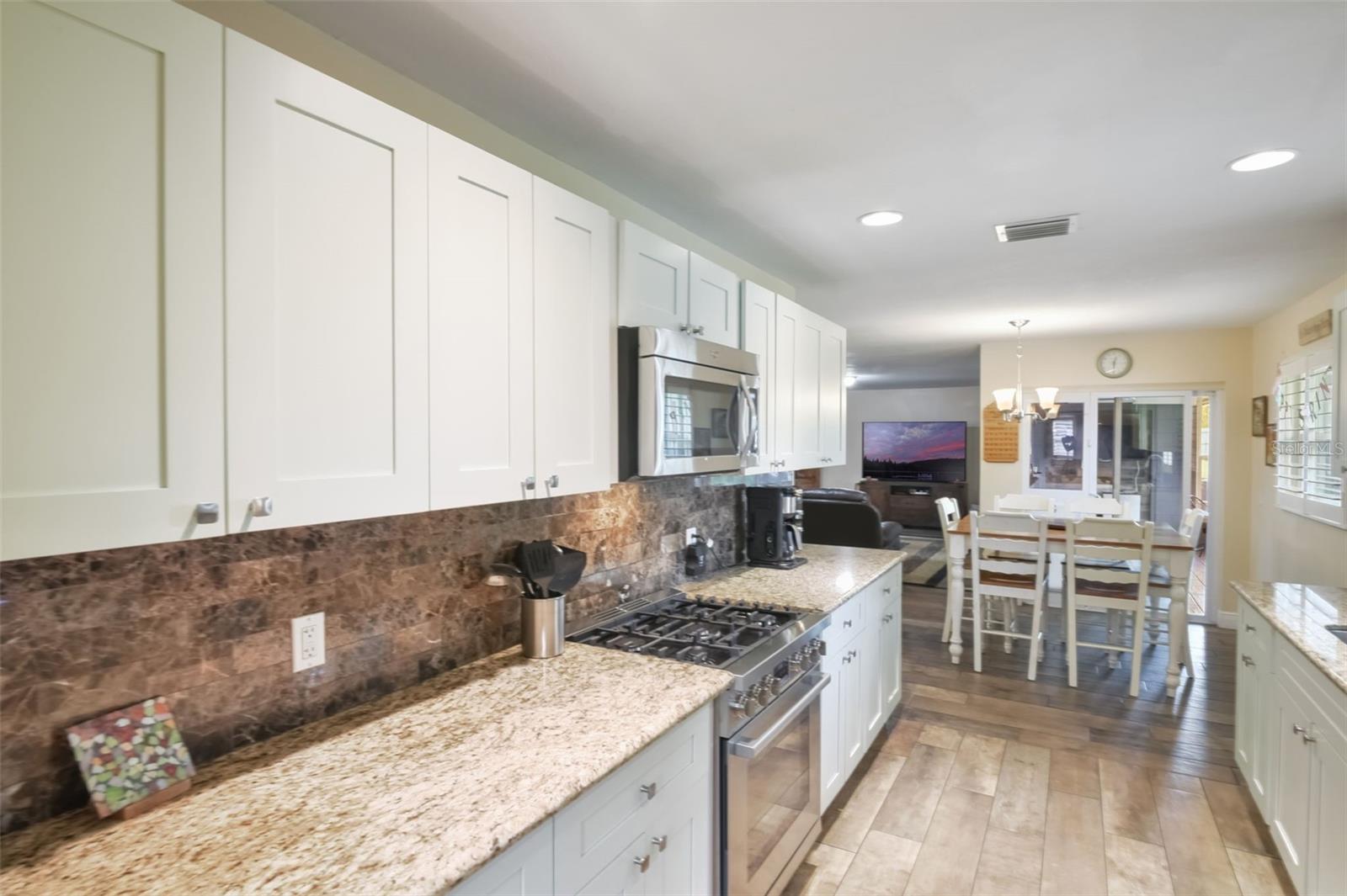 Image 20 of 42 For 704 Tangerine Court