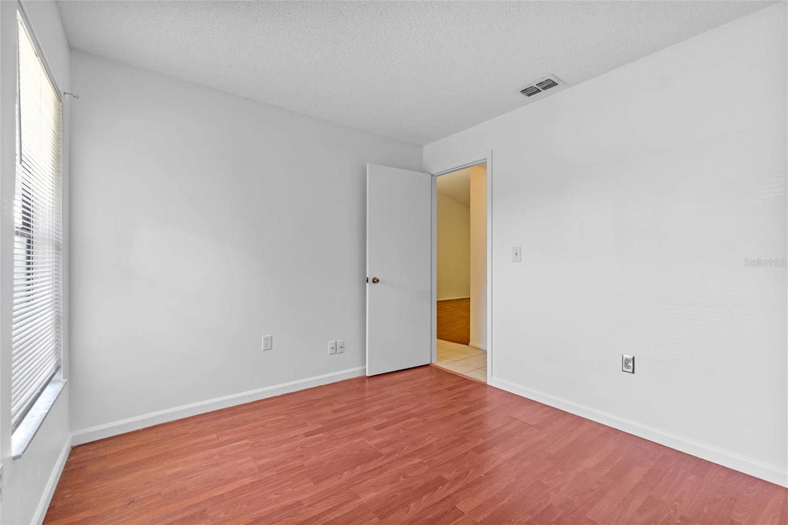 Image 14 of 17 For 2750 King Oak Circle