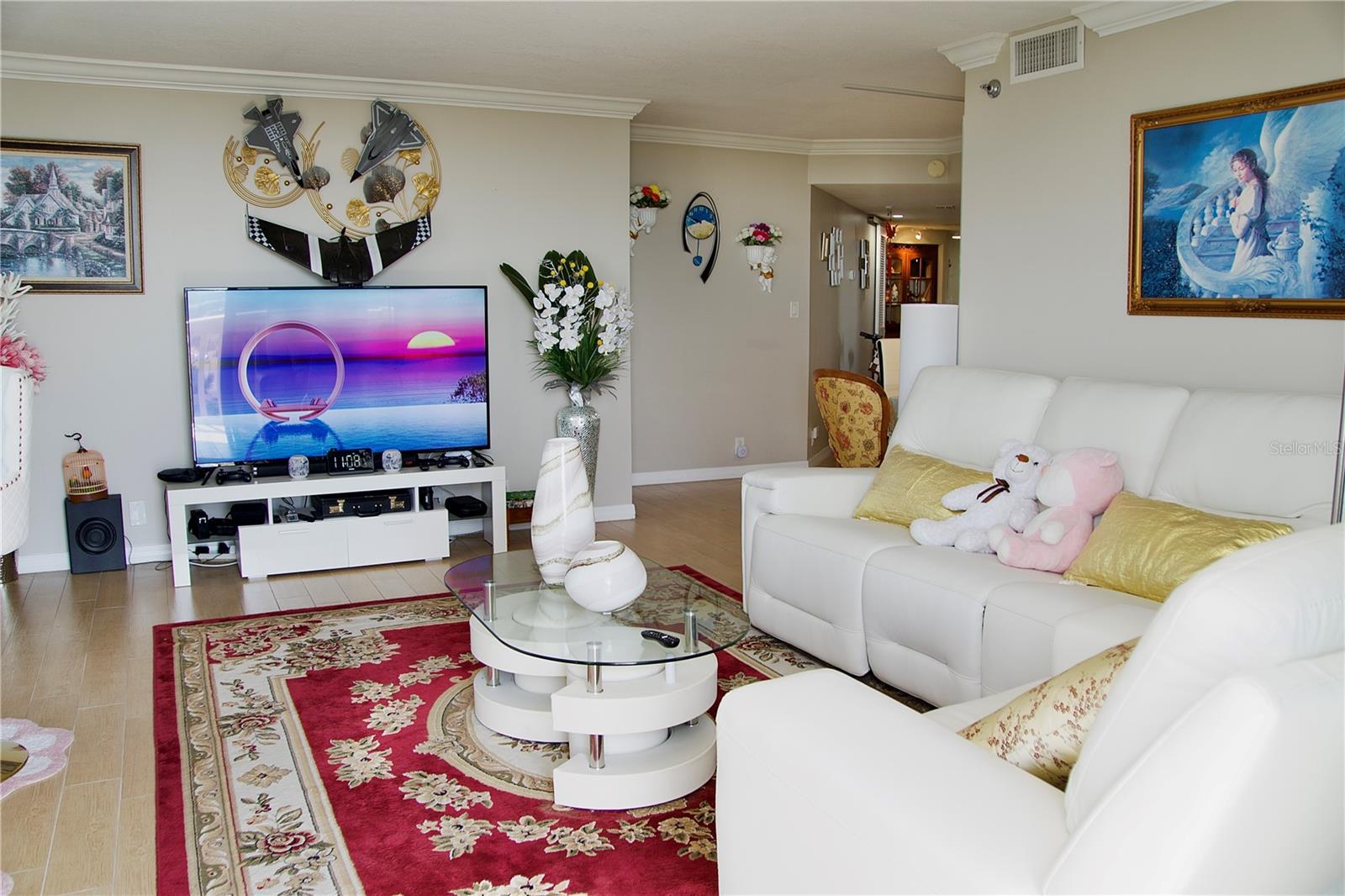Image 2 of 12 For 400 Colonial Drive 1609