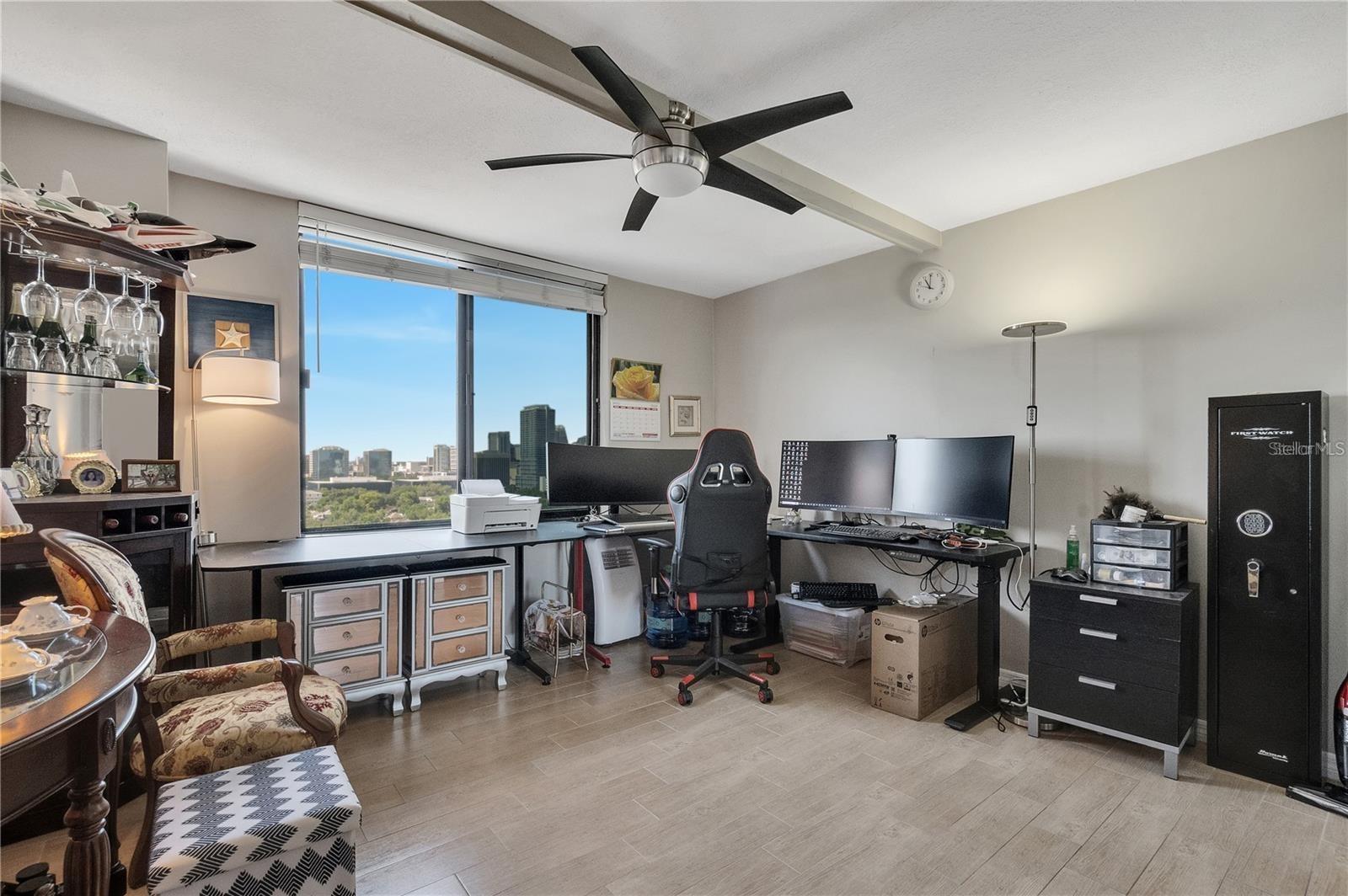 Image 8 of 12 For 400 Colonial Drive 1609
