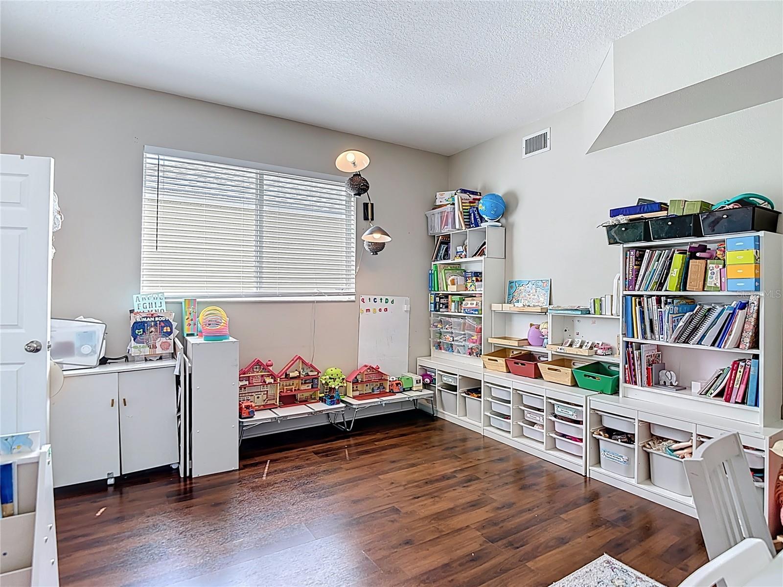 Image 38 of 92 For 18109 Kara Court