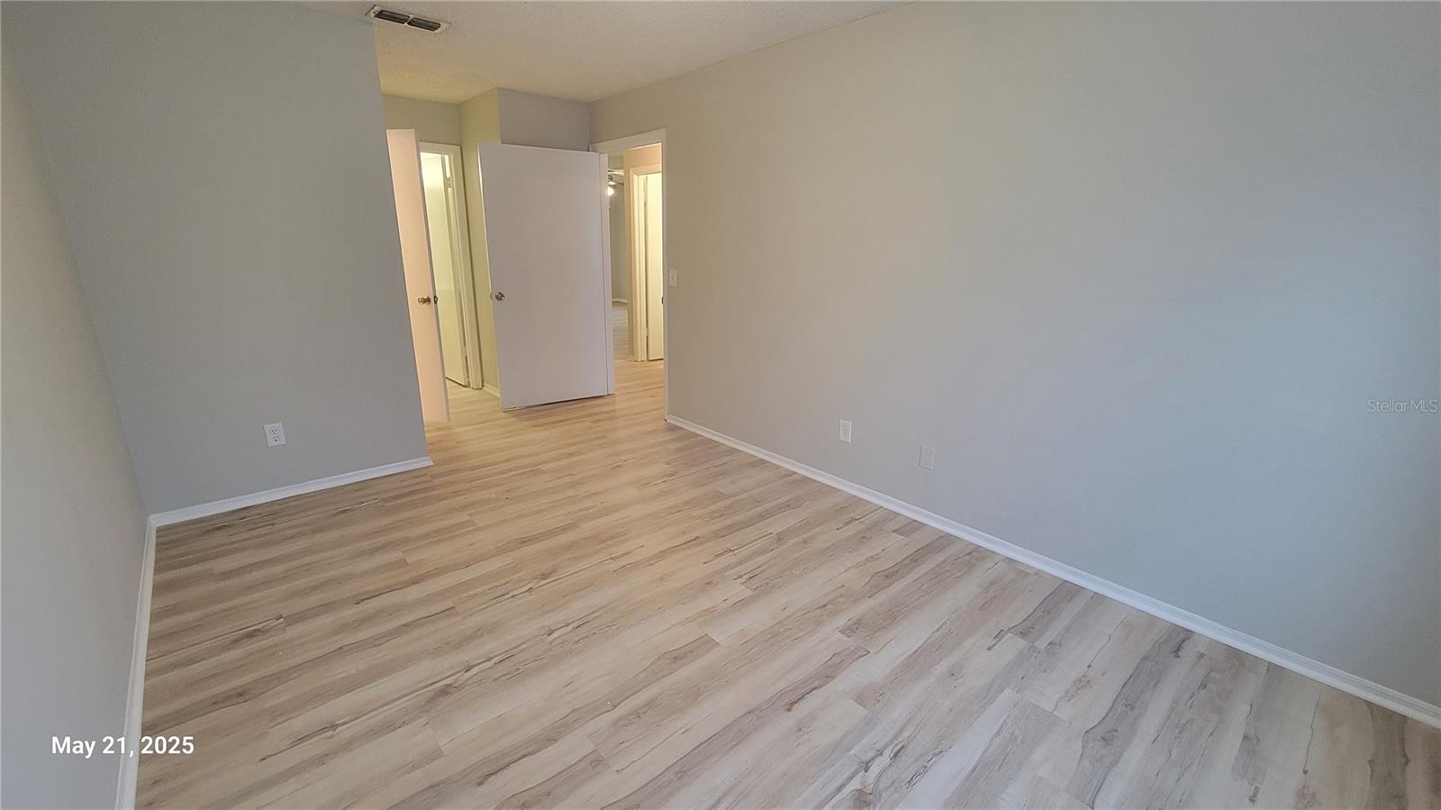 Image 4 of 40 For 4136 Pershing Pointe Place 5