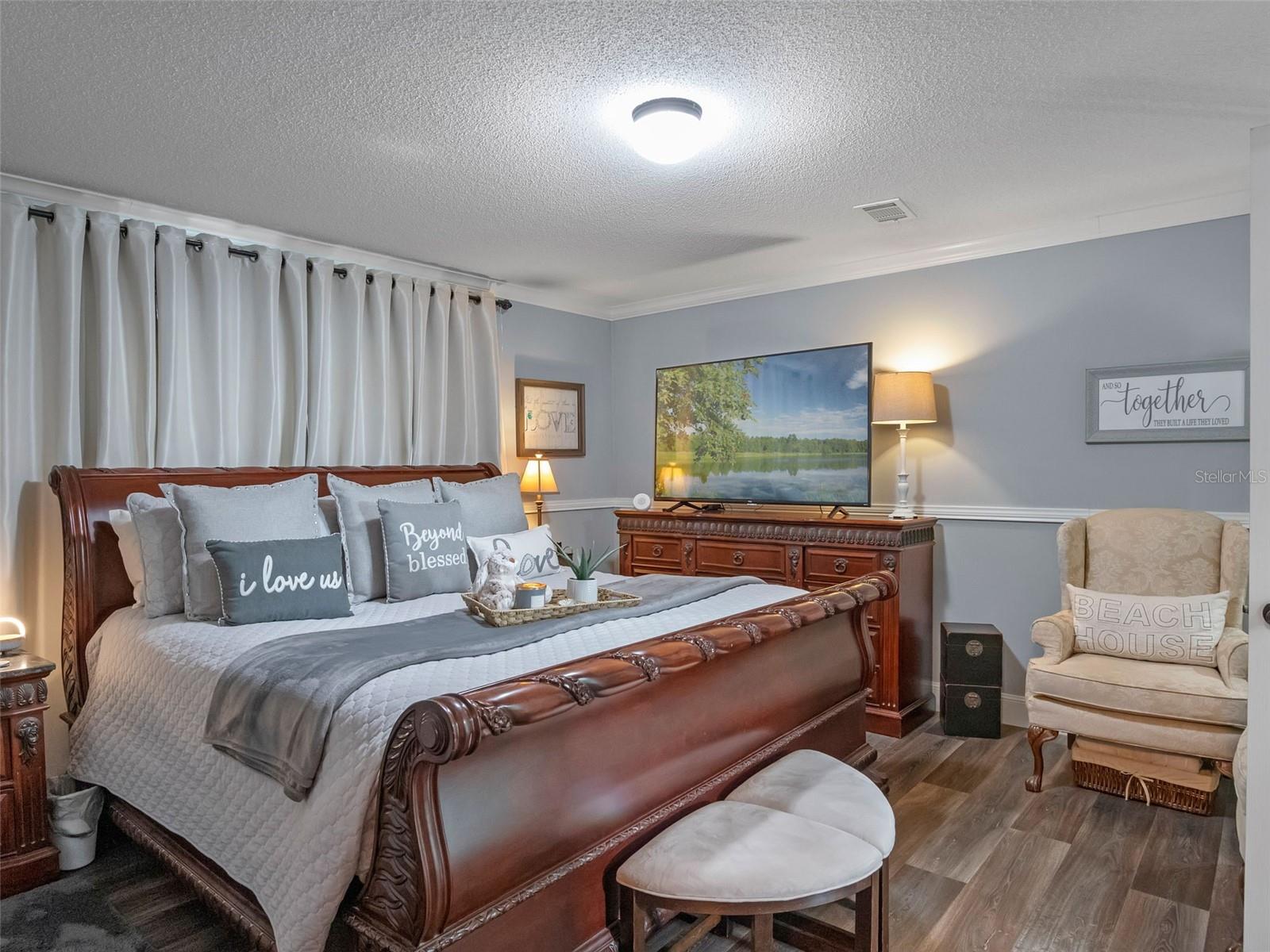 Image 12 of 27 For 8013 Sergeant Pepper Drive