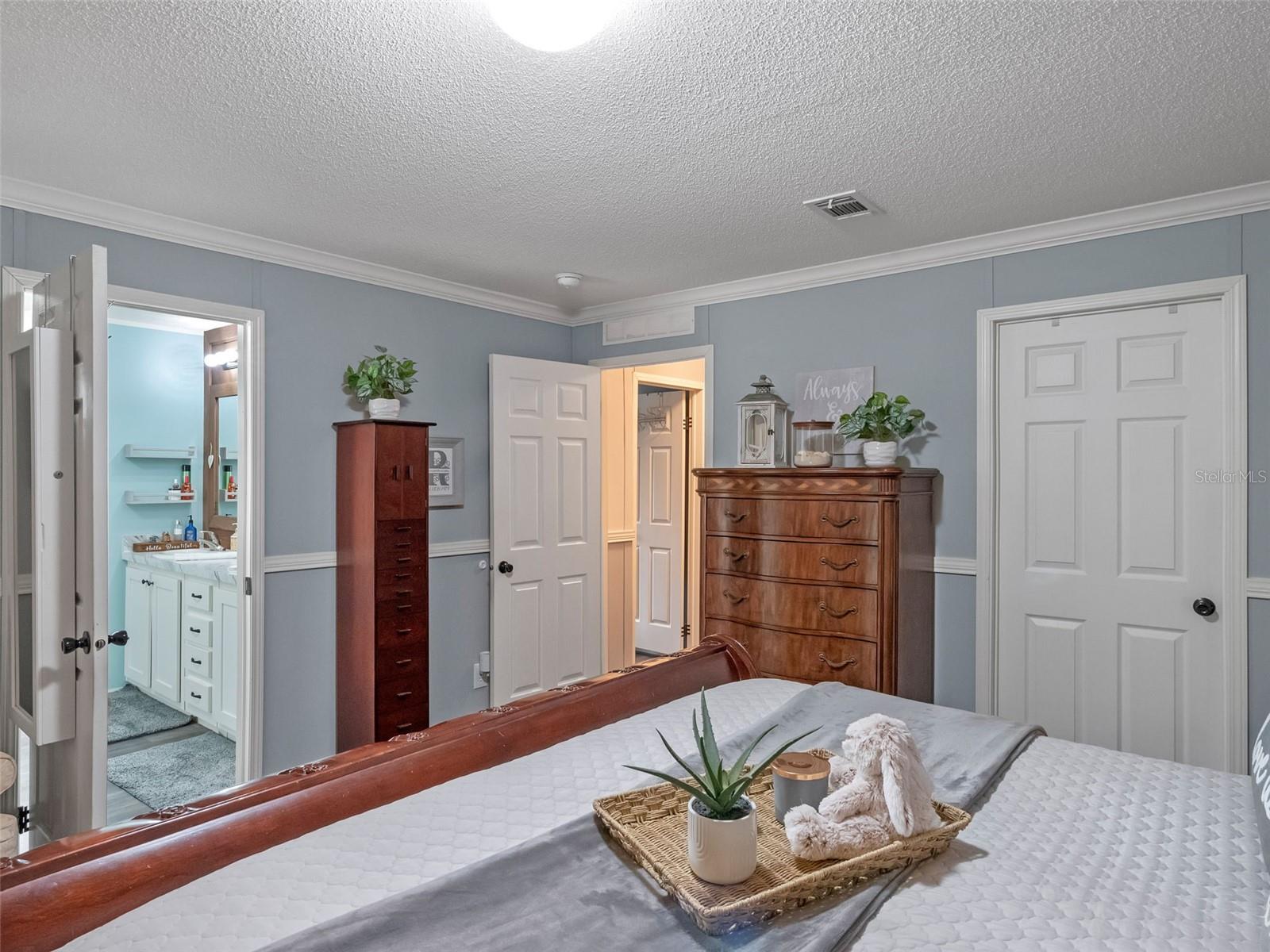 Image 13 of 27 For 8013 Sergeant Pepper Drive