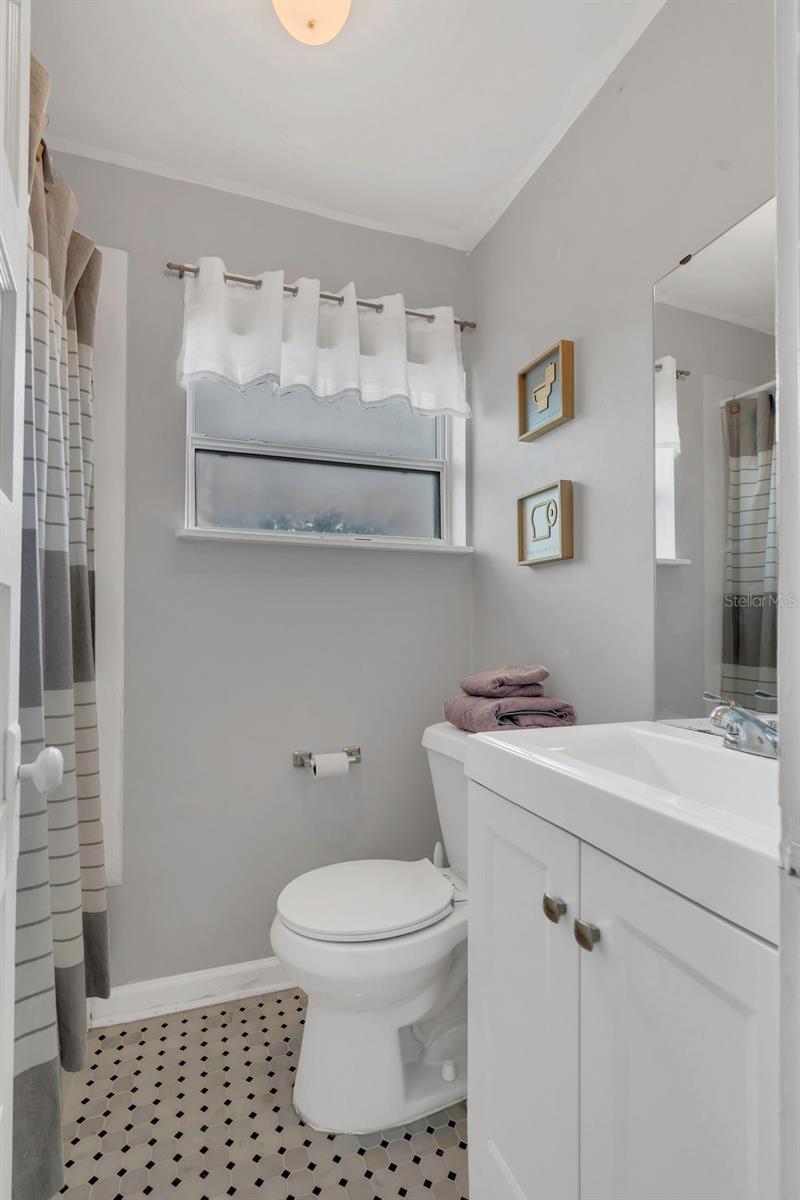 Image 15 of 26 For 232 Grant Street