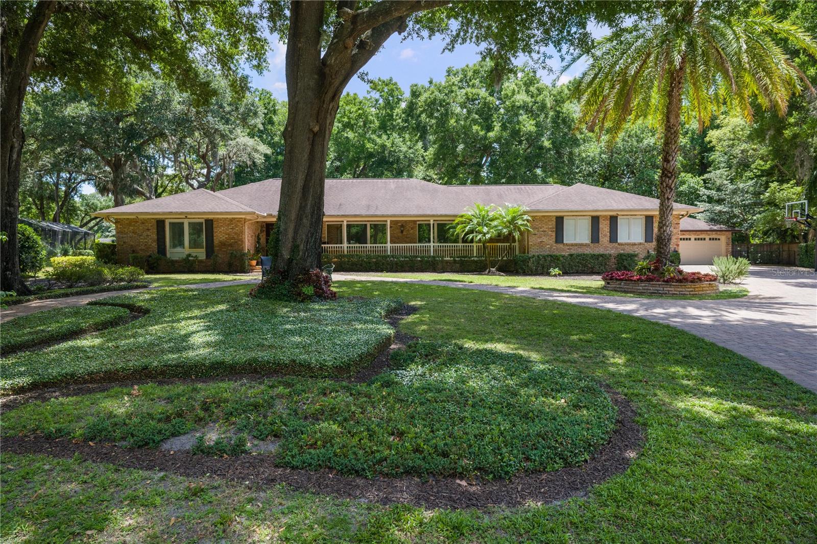 Listing Details for 2009 Woody Drive, WINDERMERE, FL 34786