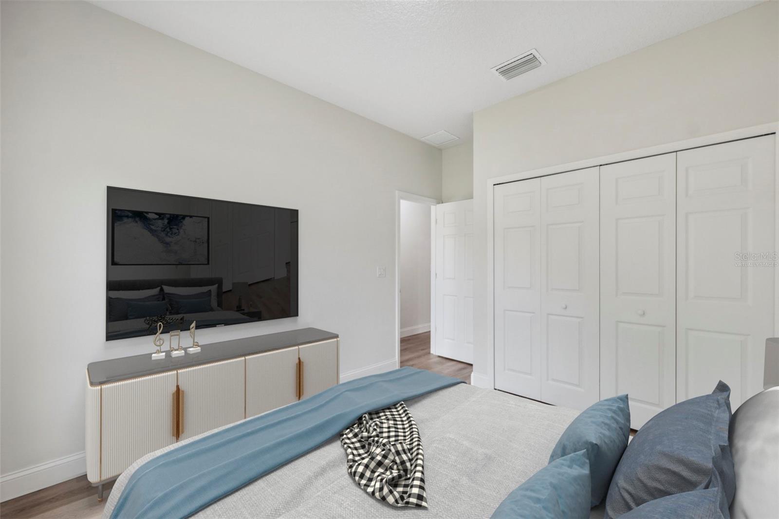 Listing photo id 9 for 2565 Laredo Drive