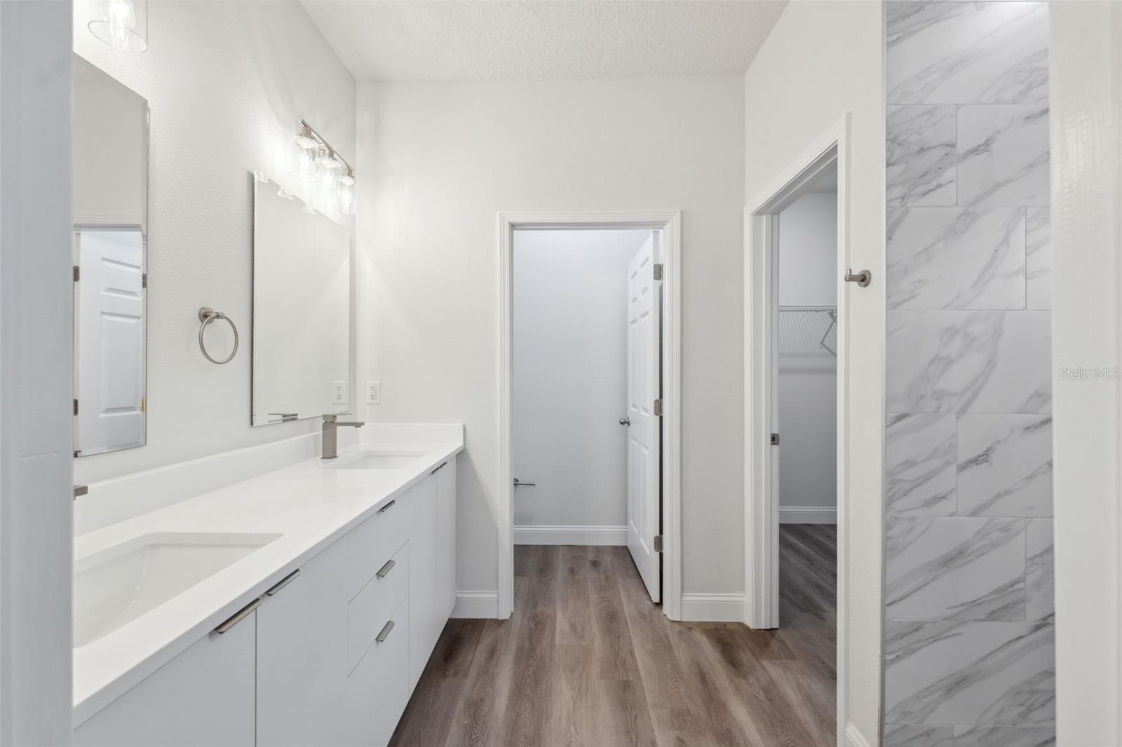 Listing photo id 24 for 2565 Laredo Drive