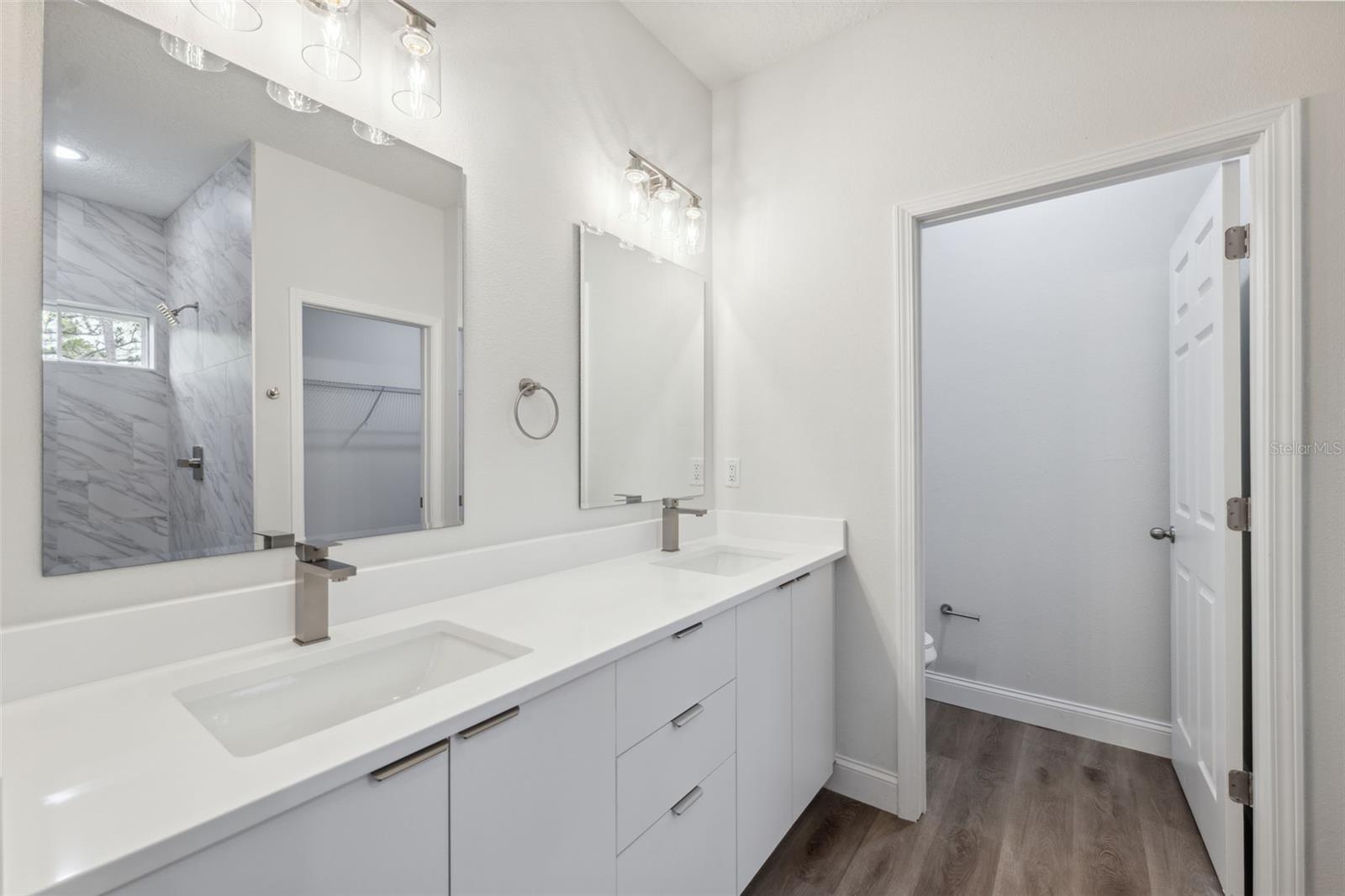 Listing photo id 26 for 2565 Laredo Drive