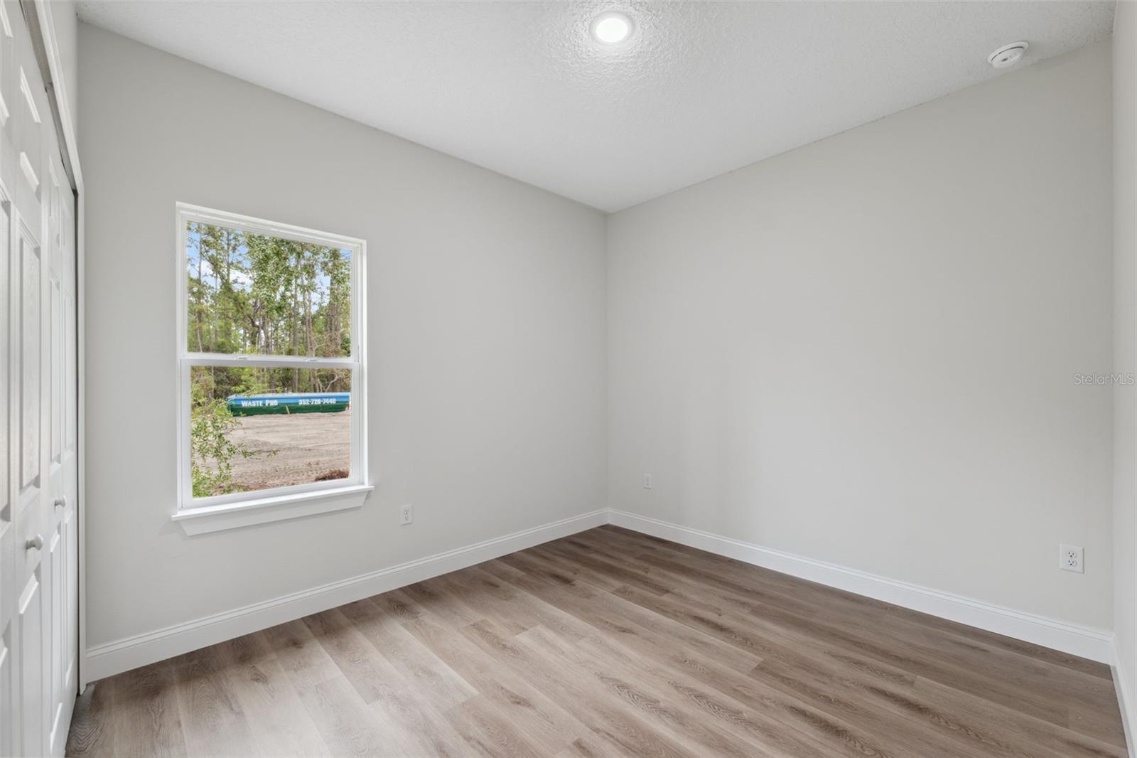 Listing photo id 27 for 2565 Laredo Drive