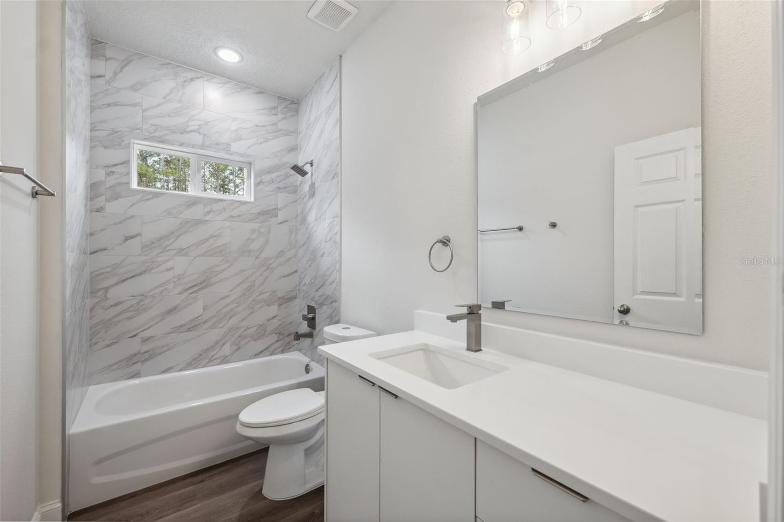 Listing photo id 29 for 2565 Laredo Drive