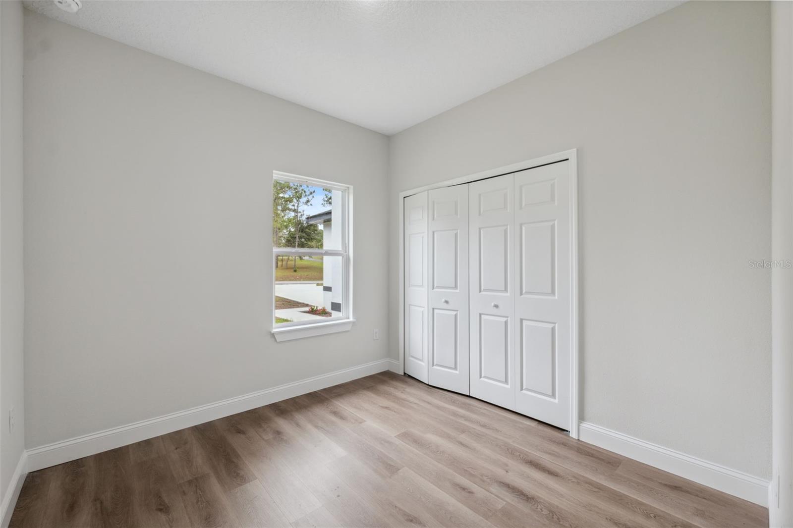 Listing photo id 31 for 2565 Laredo Drive