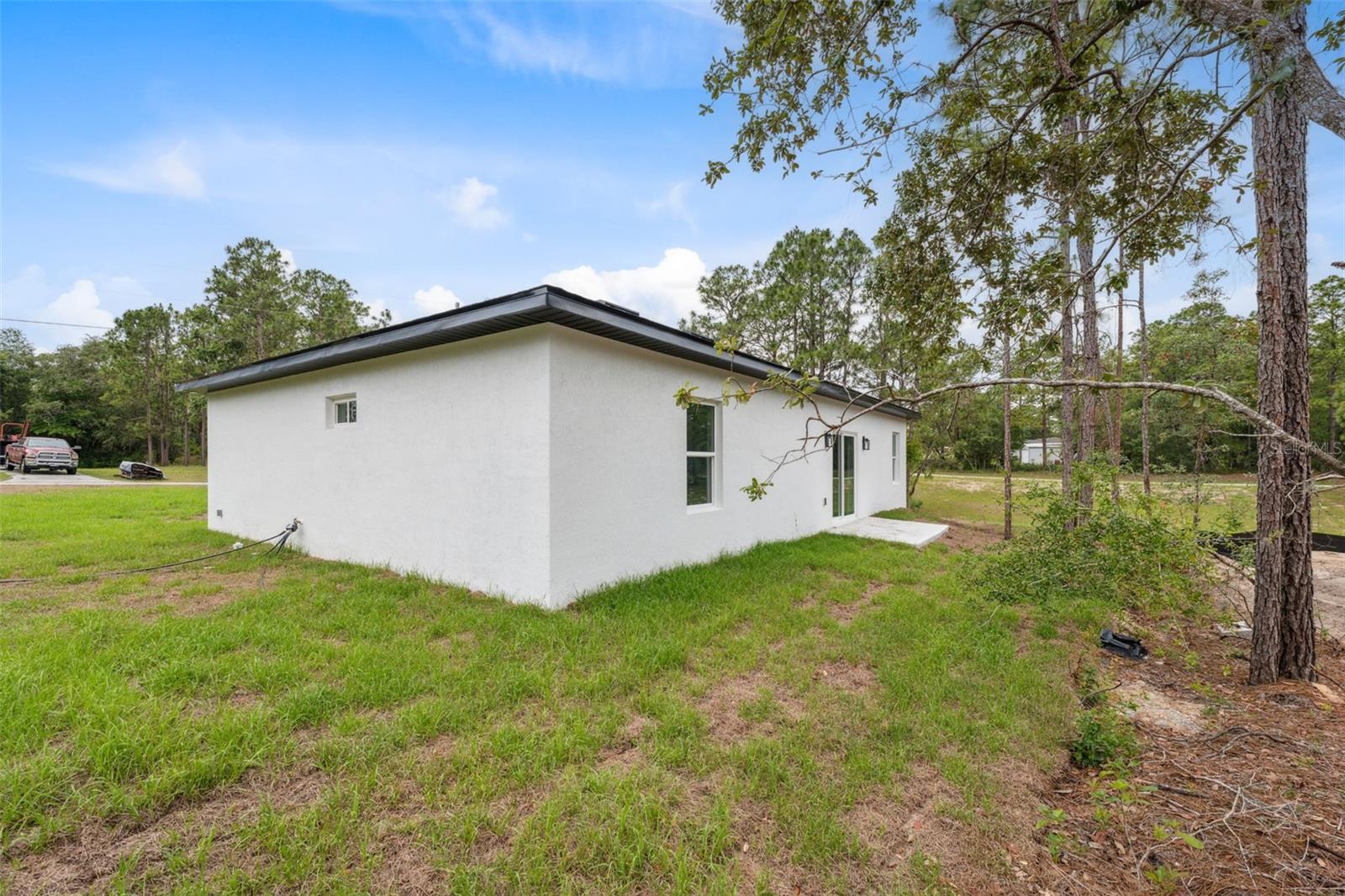 Listing photo id 34 for 2565 Laredo Drive