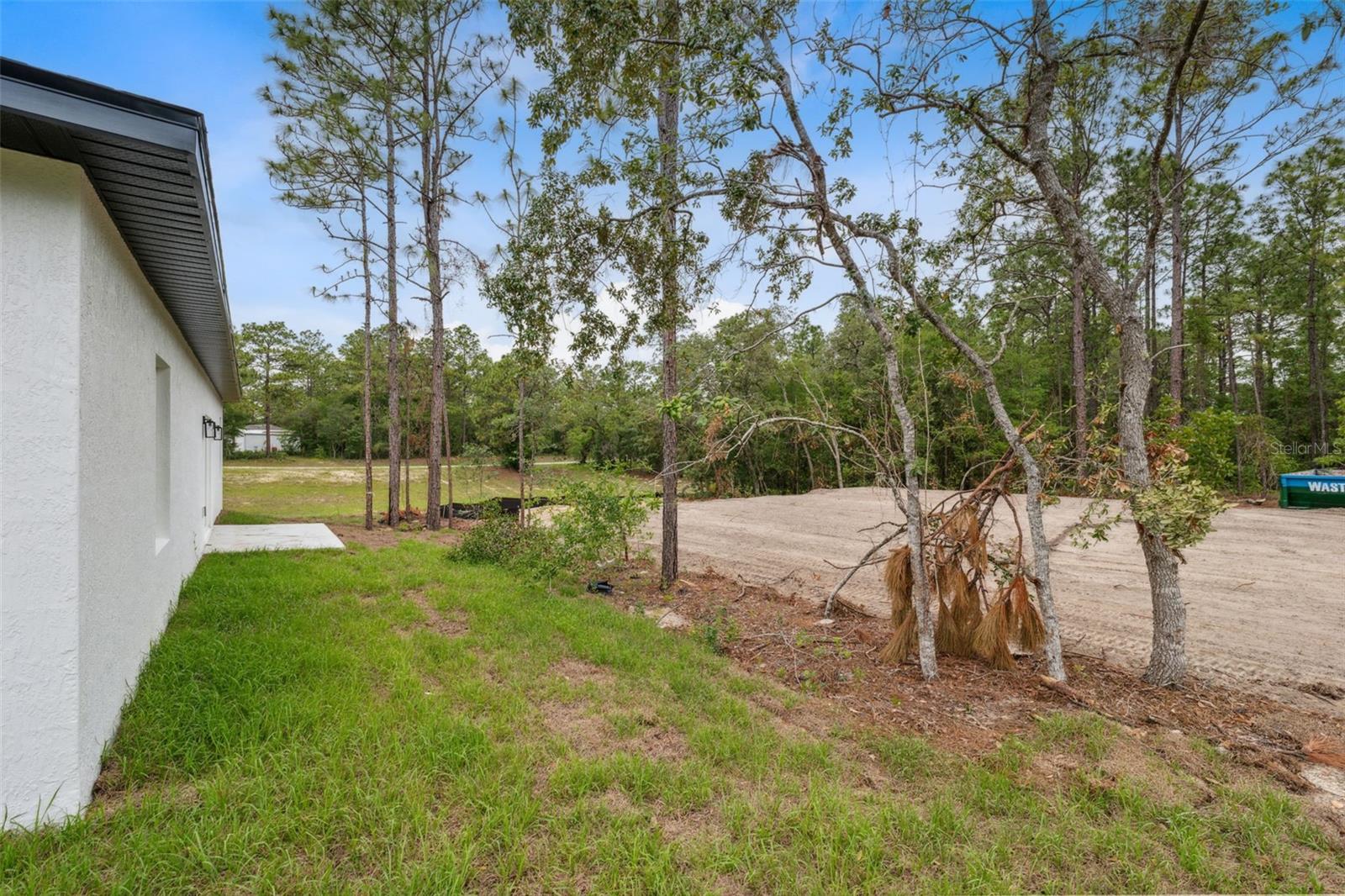 Listing photo id 36 for 2565 Laredo Drive
