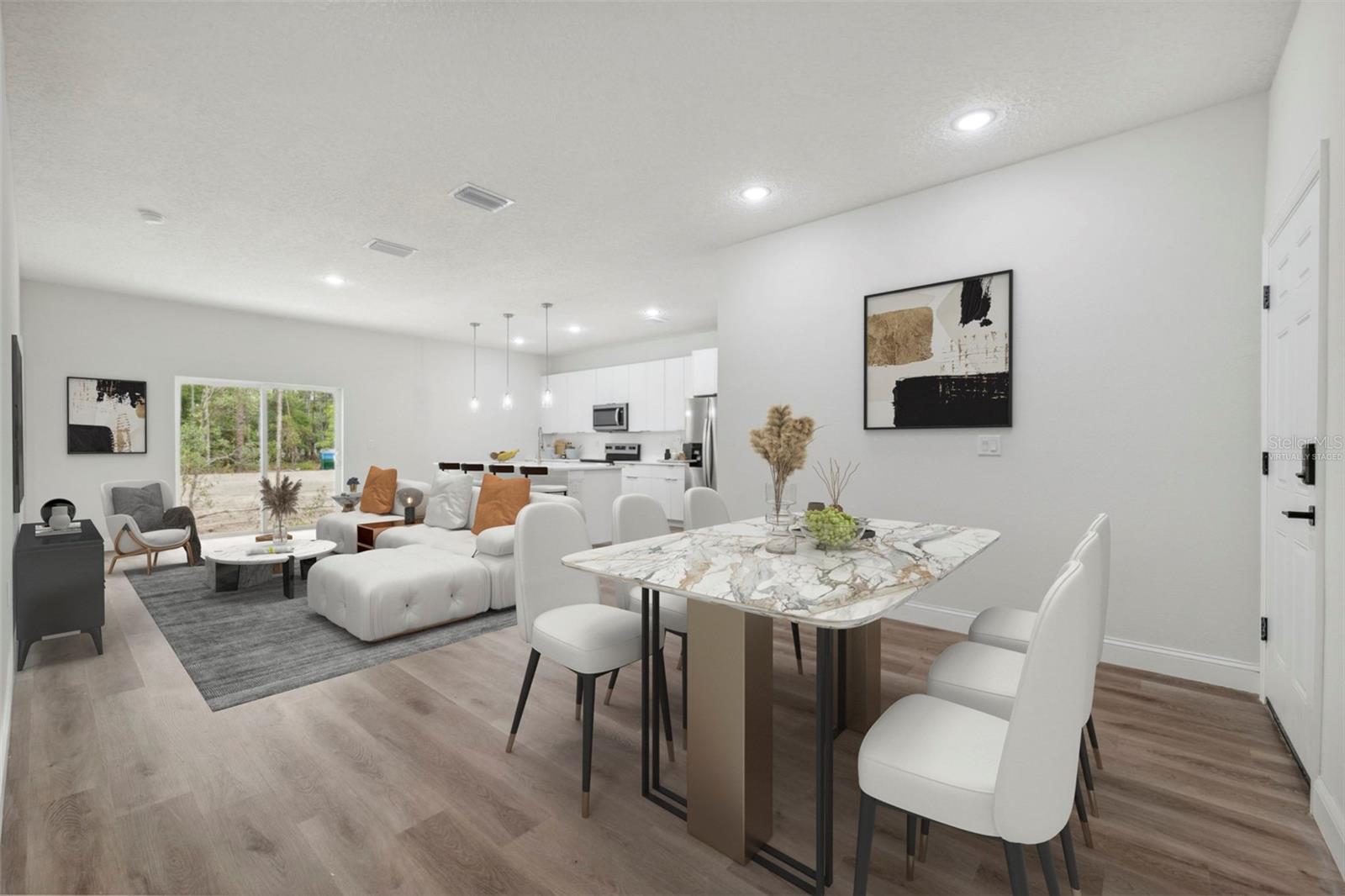 Listing photo id 6 for 2565 Laredo Drive