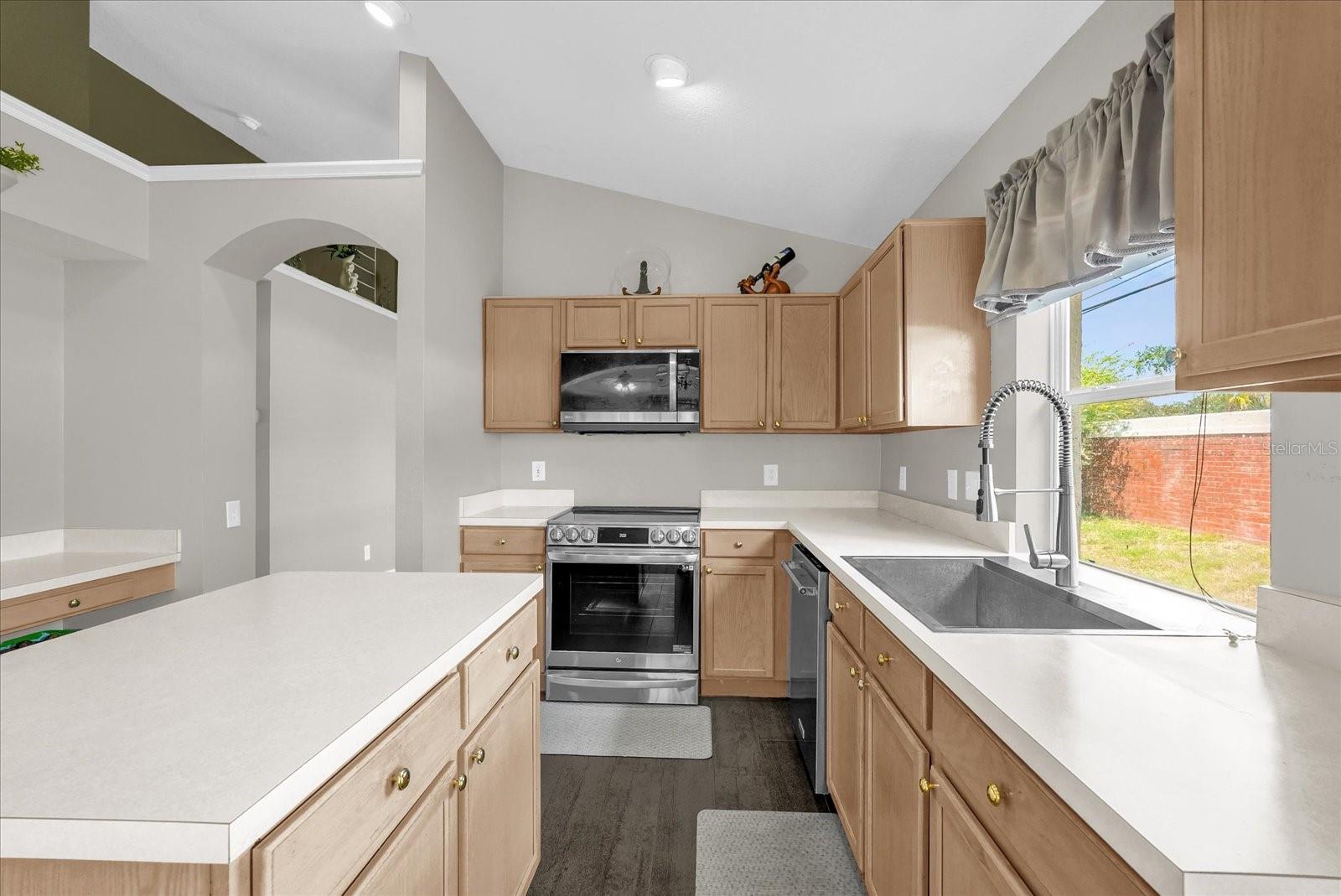 Image 7 of 29 For 10930 Buckwater Court