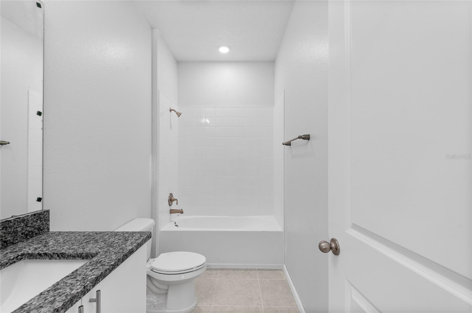 Image 14 of 23 For 6015 Vermont Street