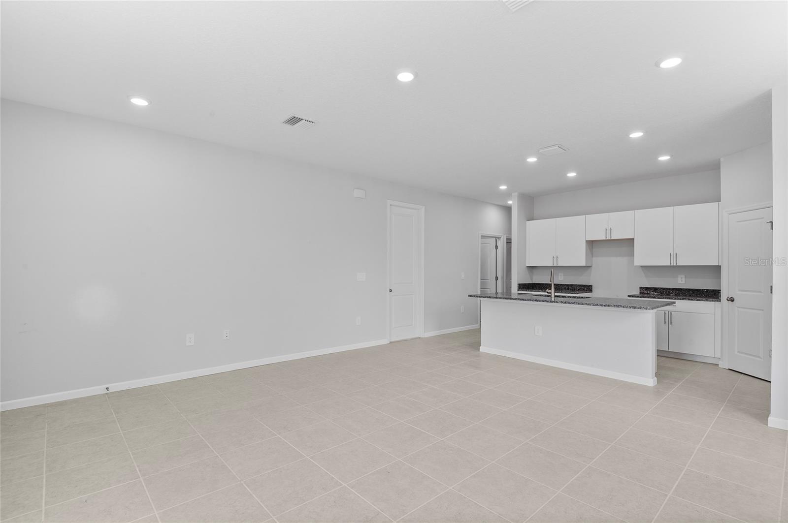 Image 16 of 23 For 6015 Vermont Street