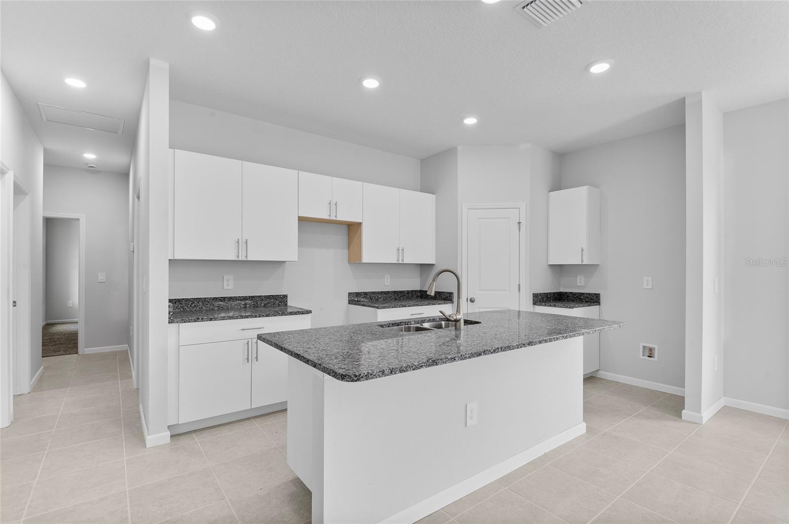 Image 3 of 23 For 6015 Vermont Street
