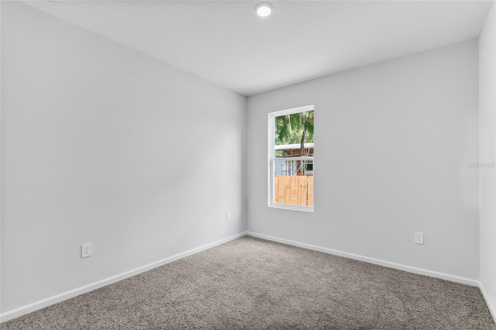 Image 7 of 23 For 6015 Vermont Street