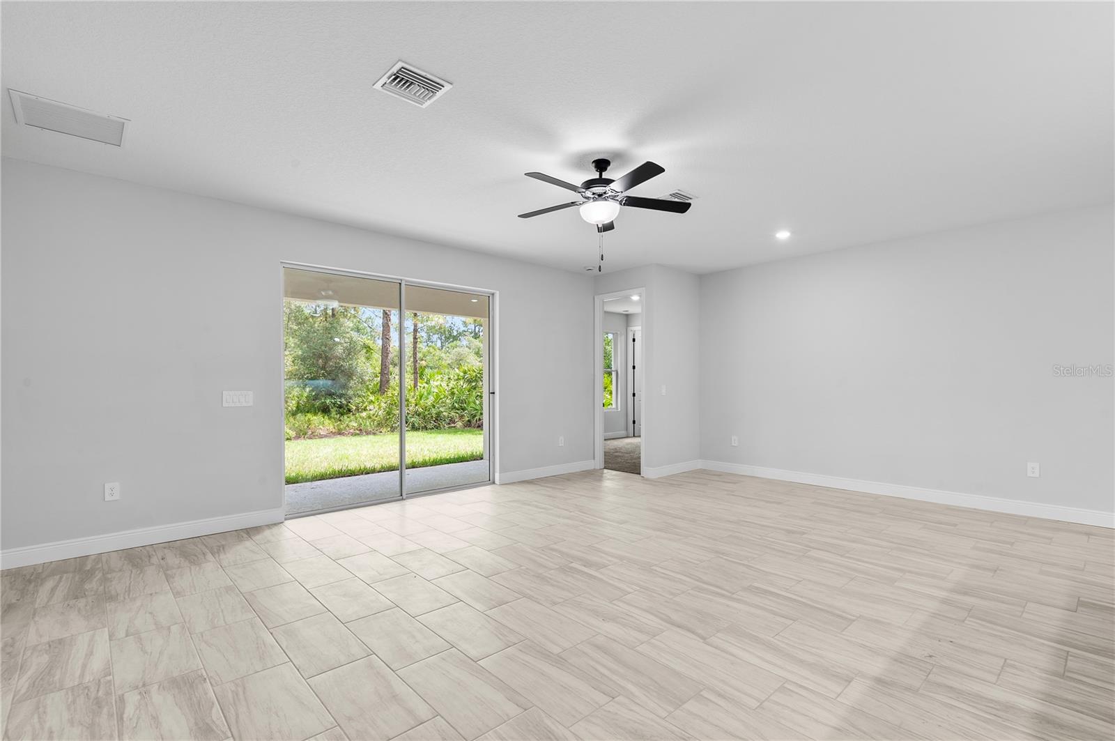 Image 14 of 25 For 30369 Apricot Avenue