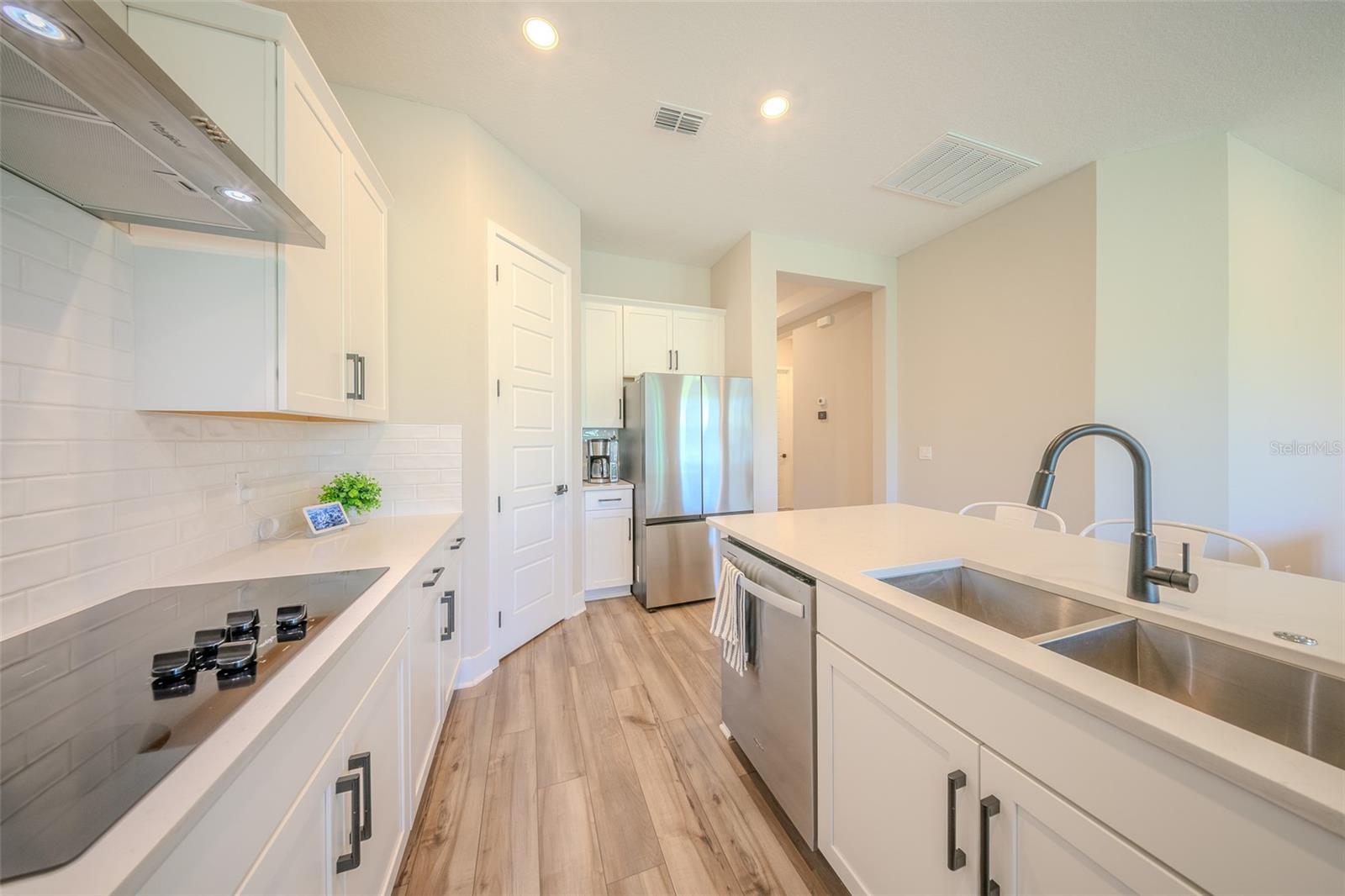 Image 18 of 61 For 16055 Silver Brook Way