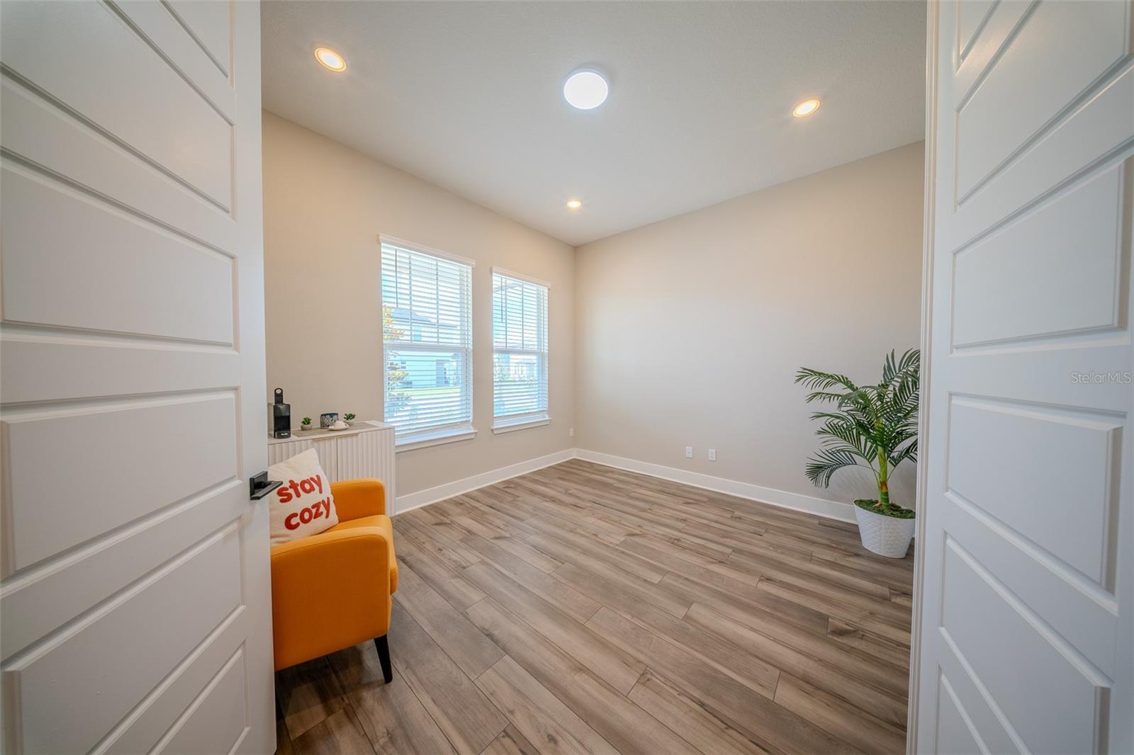 Image 21 of 61 For 16055 Silver Brook Way
