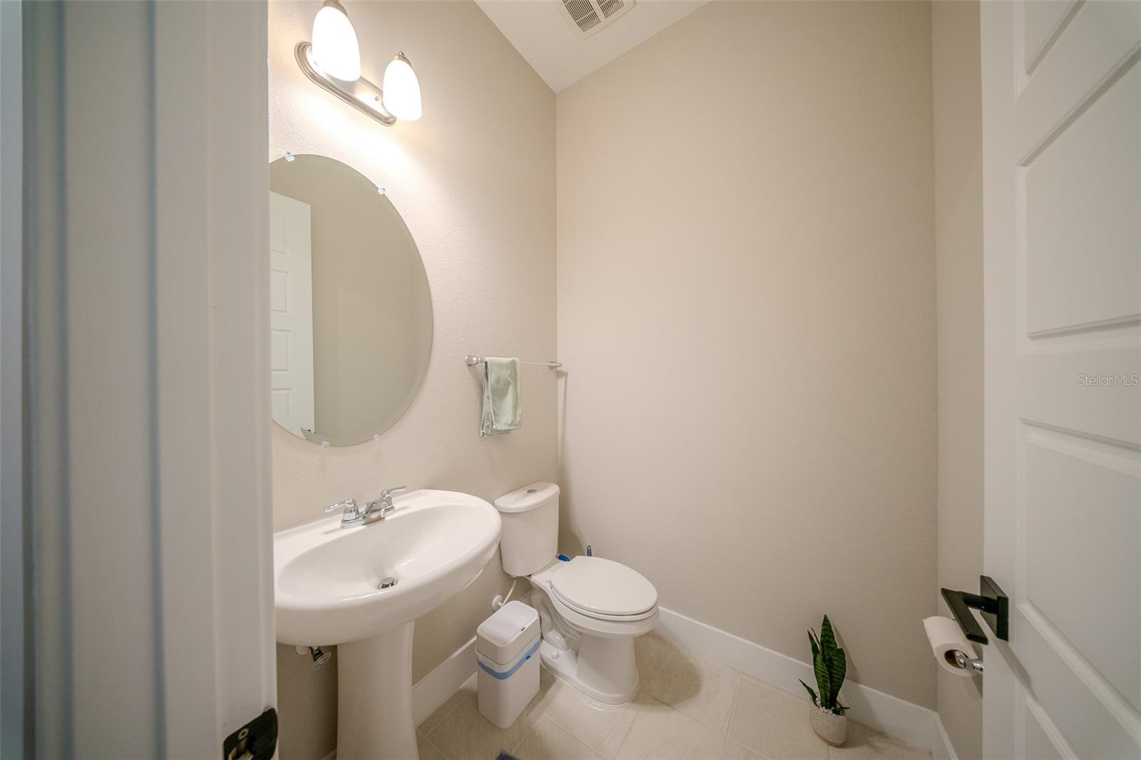 Image 22 of 61 For 16055 Silver Brook Way