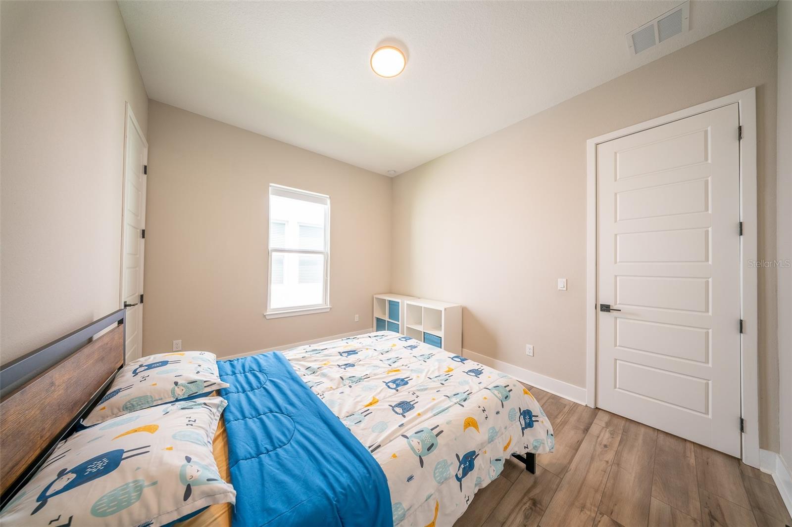 Image 24 of 61 For 16055 Silver Brook Way
