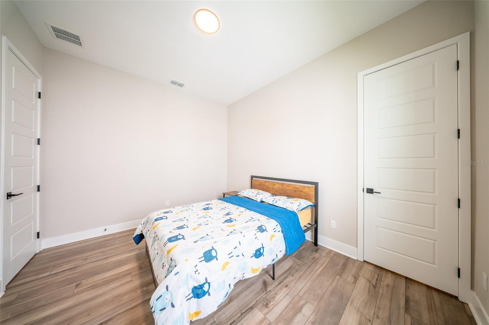 Image 25 of 61 For 16055 Silver Brook Way