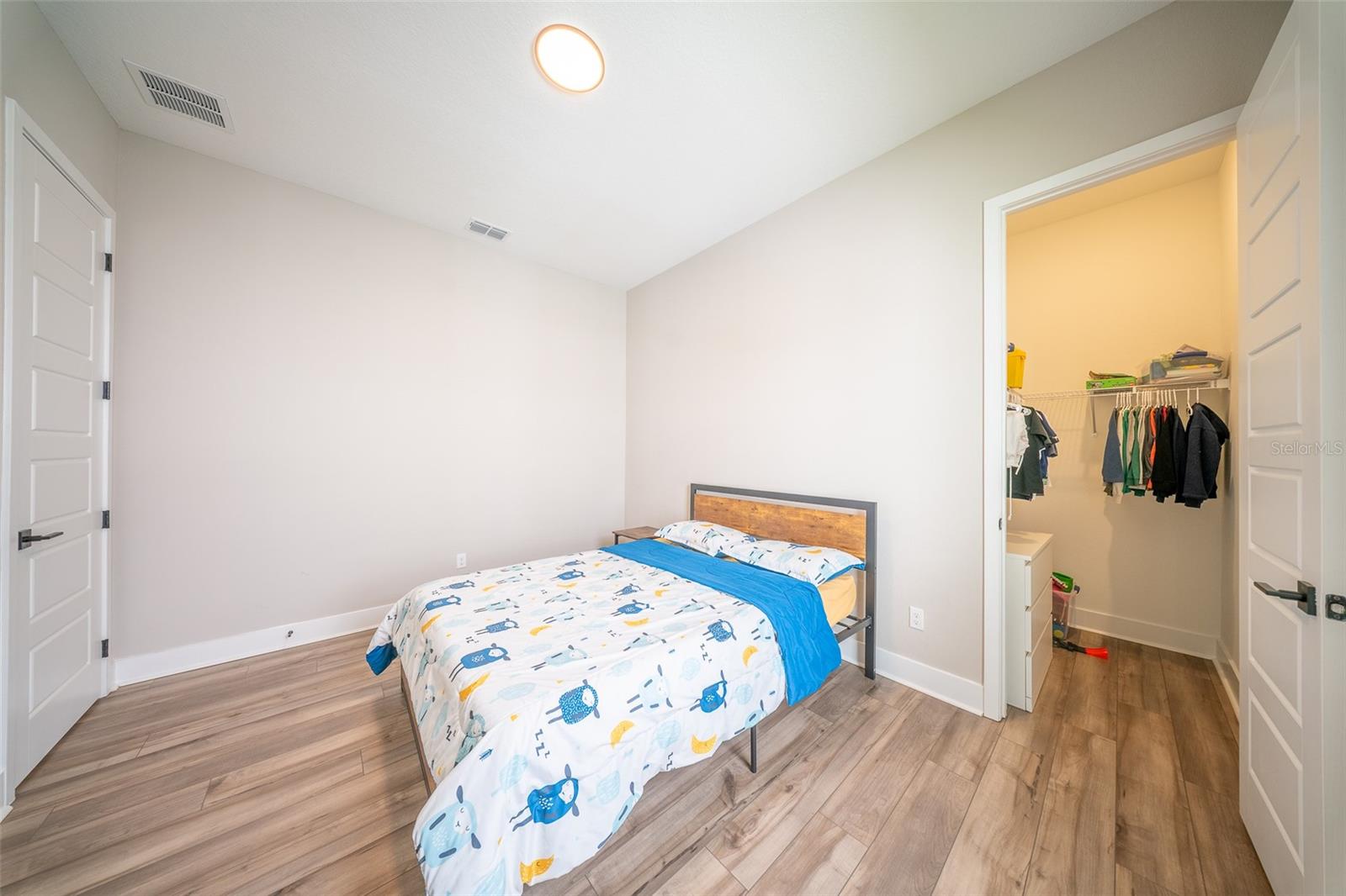 Image 26 of 61 For 16055 Silver Brook Way