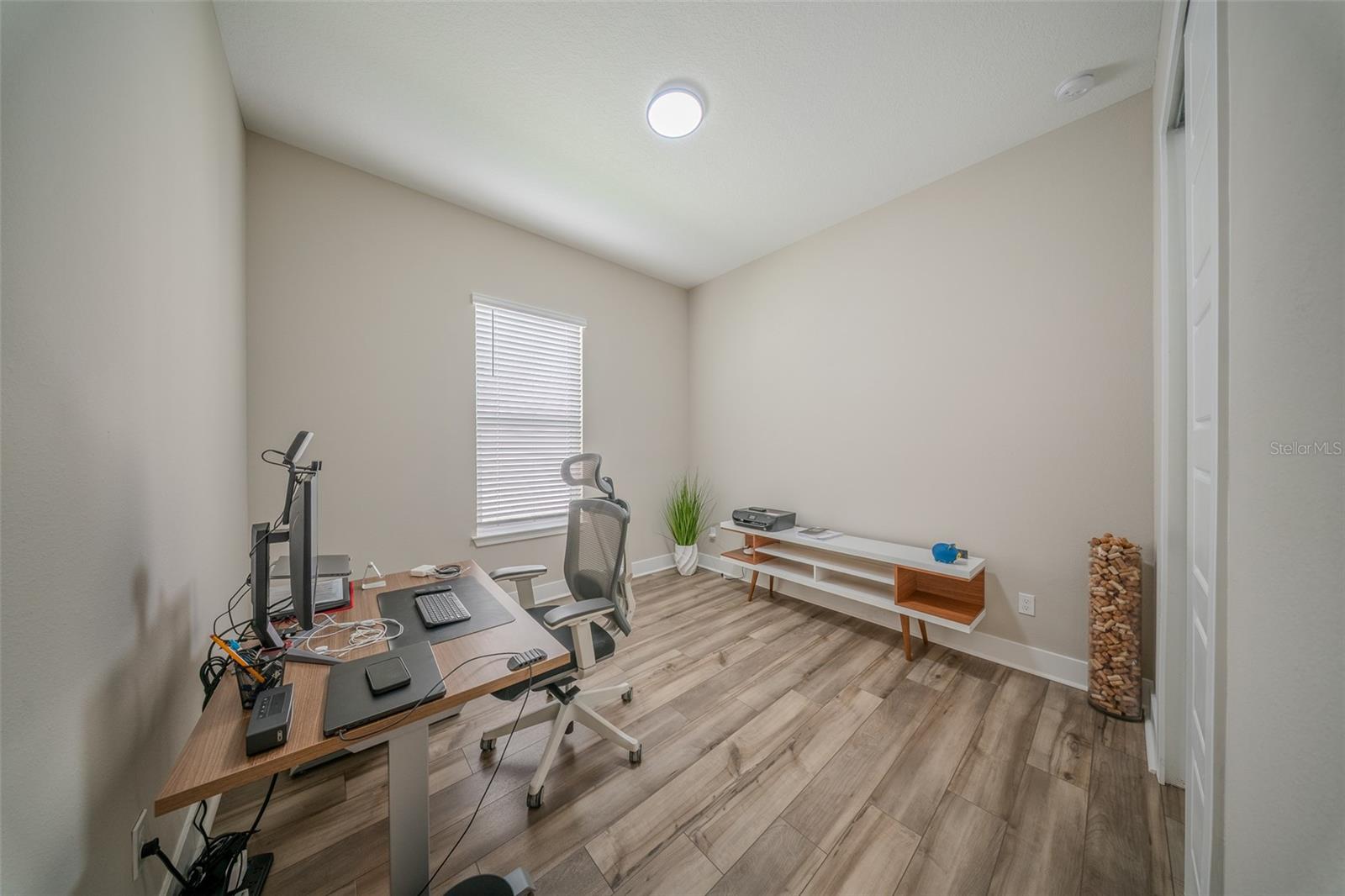 Image 31 of 61 For 16055 Silver Brook Way