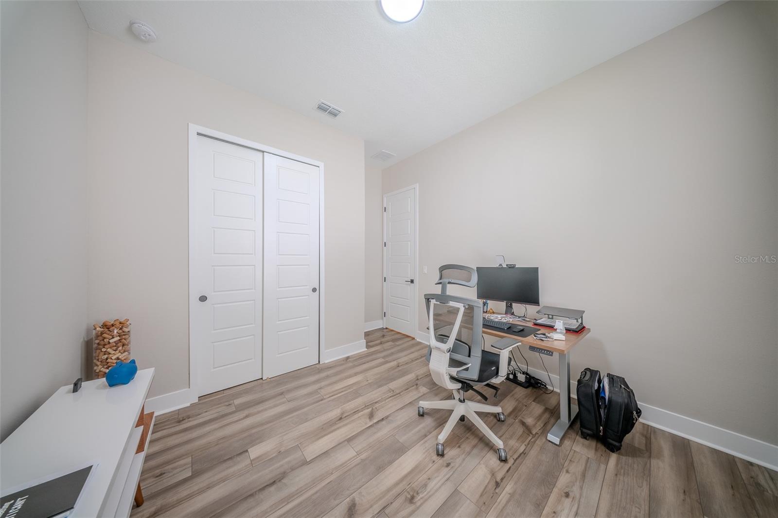 Image 32 of 61 For 16055 Silver Brook Way