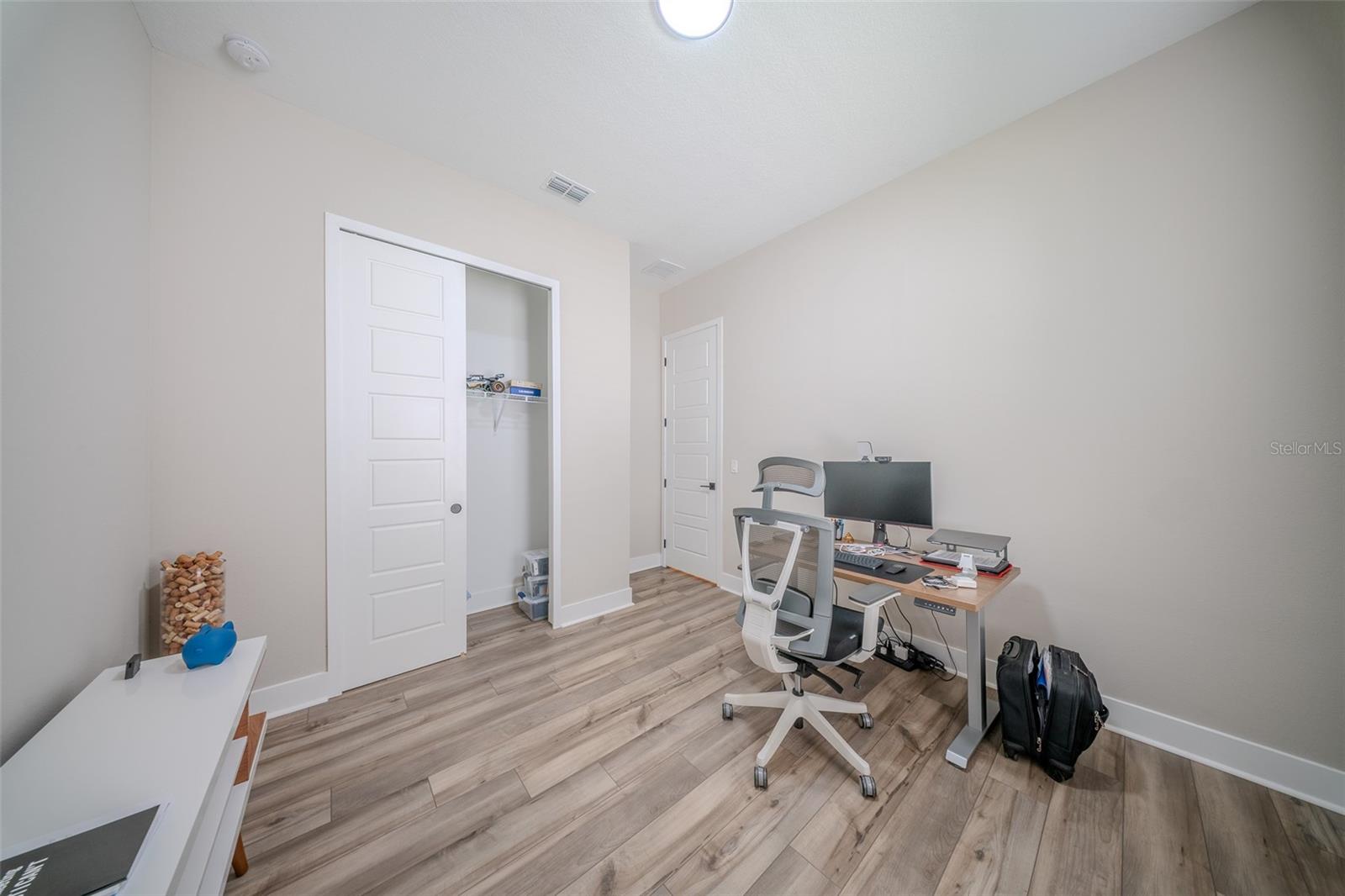 Image 33 of 61 For 16055 Silver Brook Way