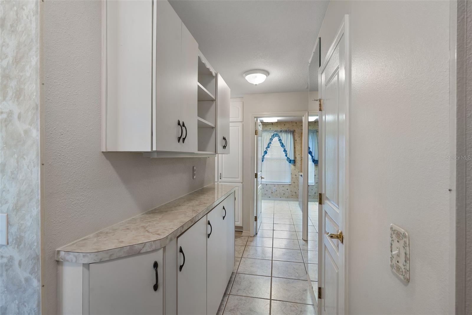 Image 41 of 84 For 4895 Cr 134b