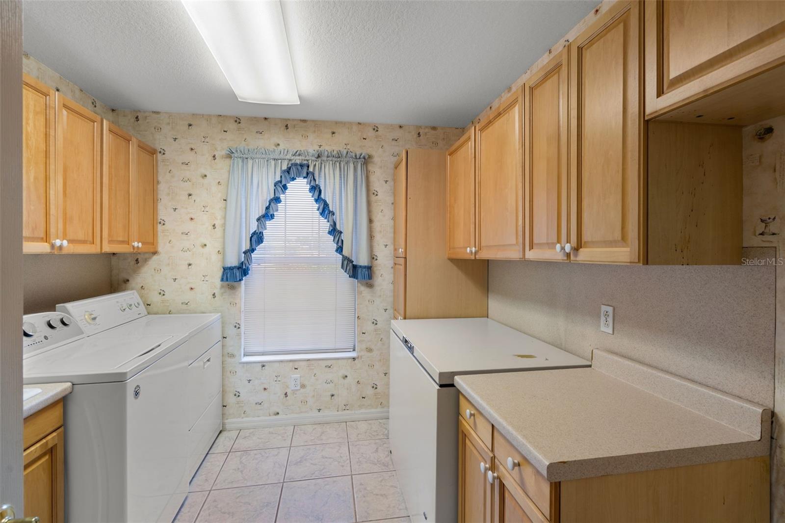 Image 43 of 84 For 4895 Cr 134b