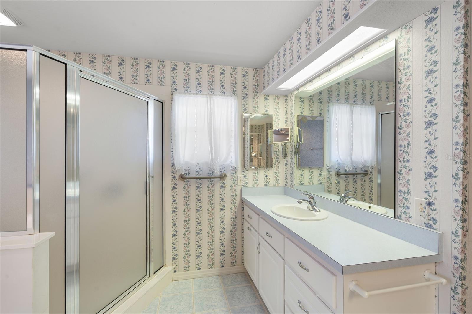 Image 51 of 84 For 4895 Cr 134b