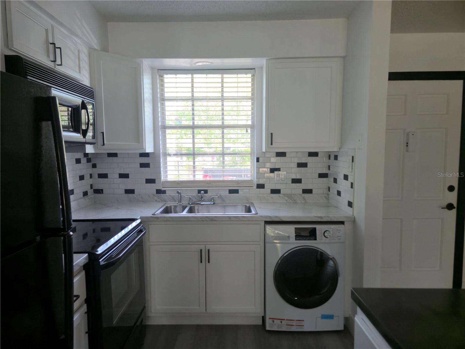 Image 4 of 11 For 1250 Denning Drive 108