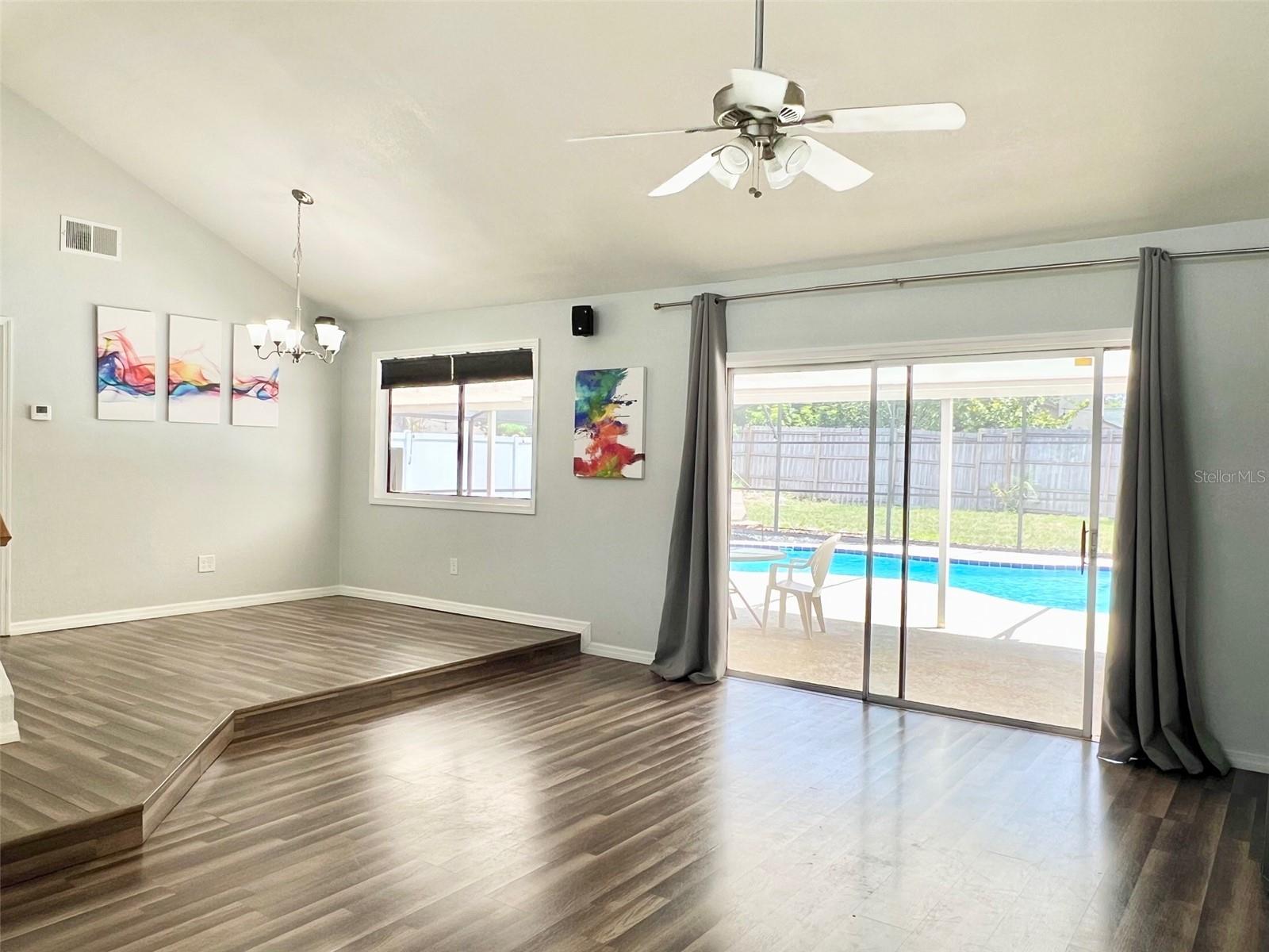 Image 12 of 36 For 5513 Spring Run Avenue