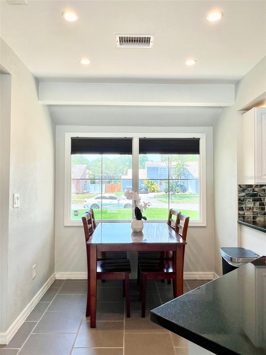 Image 8 of 36 For 5513 Spring Run Avenue