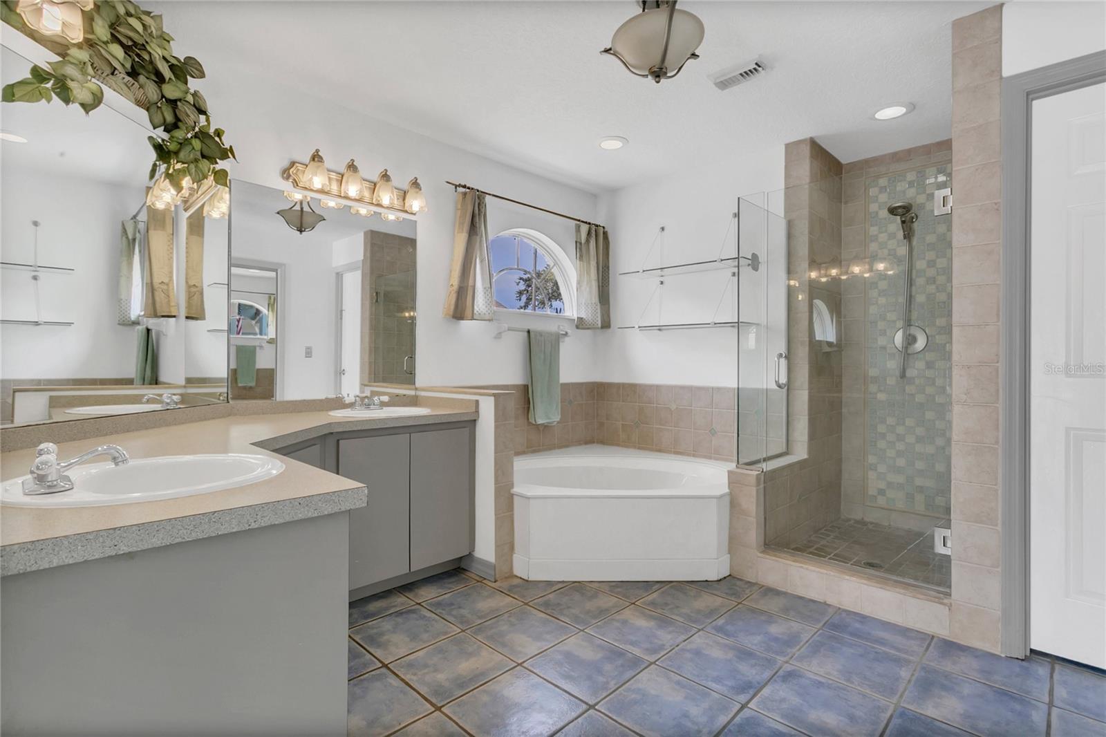 Image 15 of 30 For 485 Whittingham Place
